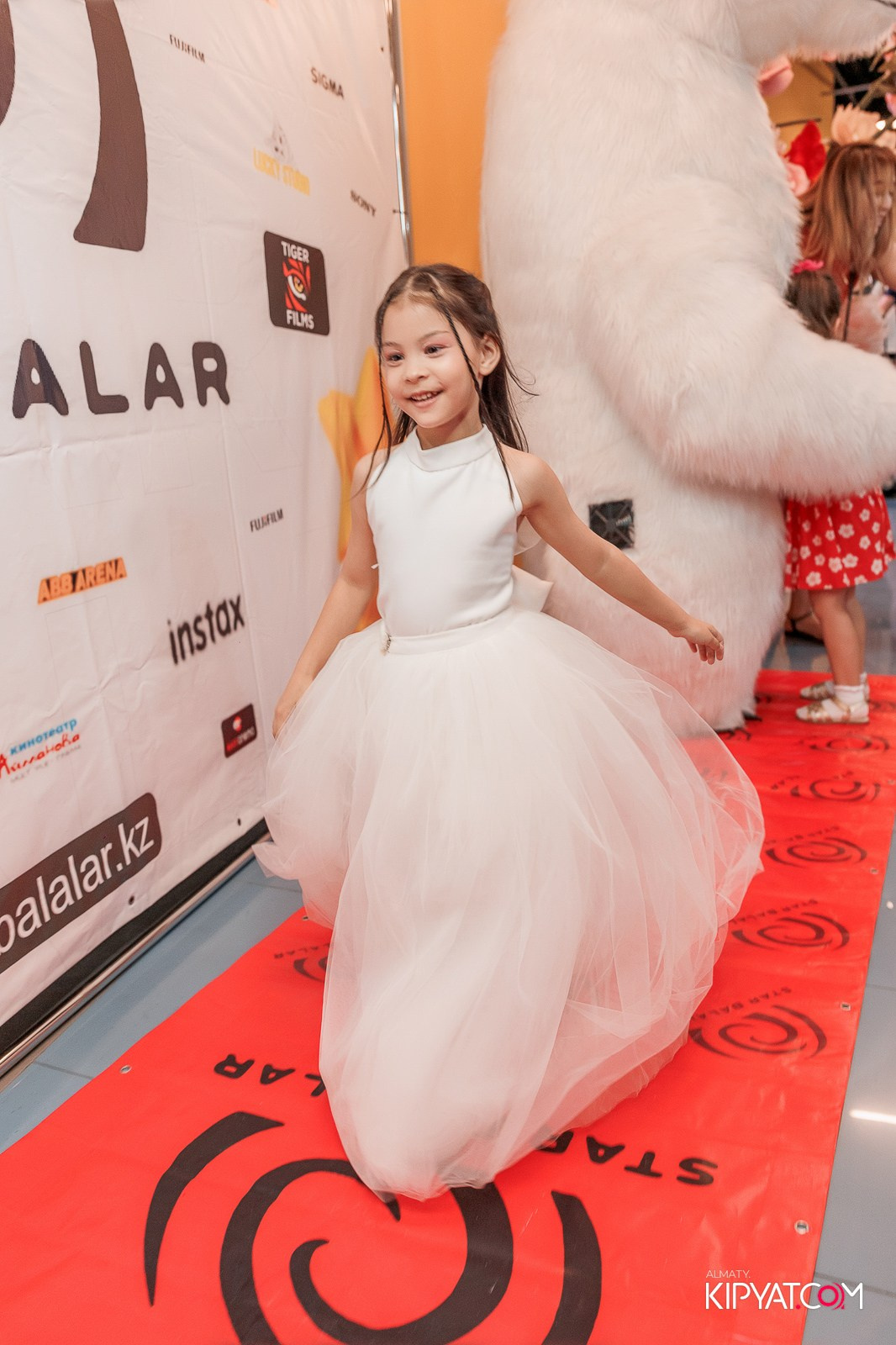 ПРЕЗЕНТАЦИЯ 10 ГРУППЫ КИНОПРОЕКТА STARBALALAR. КИПЯТКОМ АЛМАТЫ!