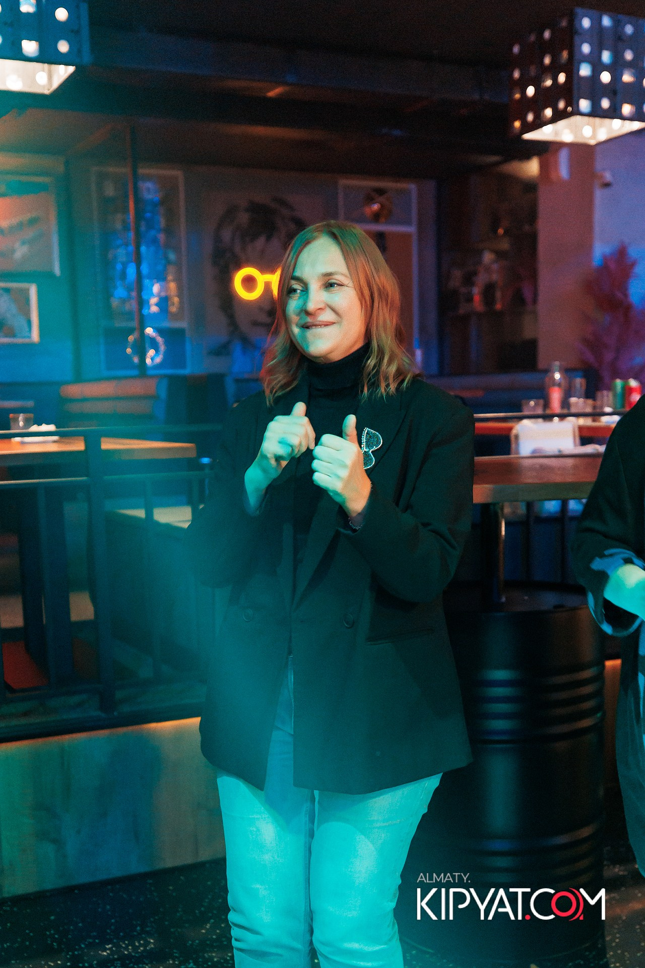 ПРЕЗЕНТАЦИЯ КНИГИ ВИКТОРА ЕЛИСЕЕВА. КИПЯТКОМ АЛМАТЫ!