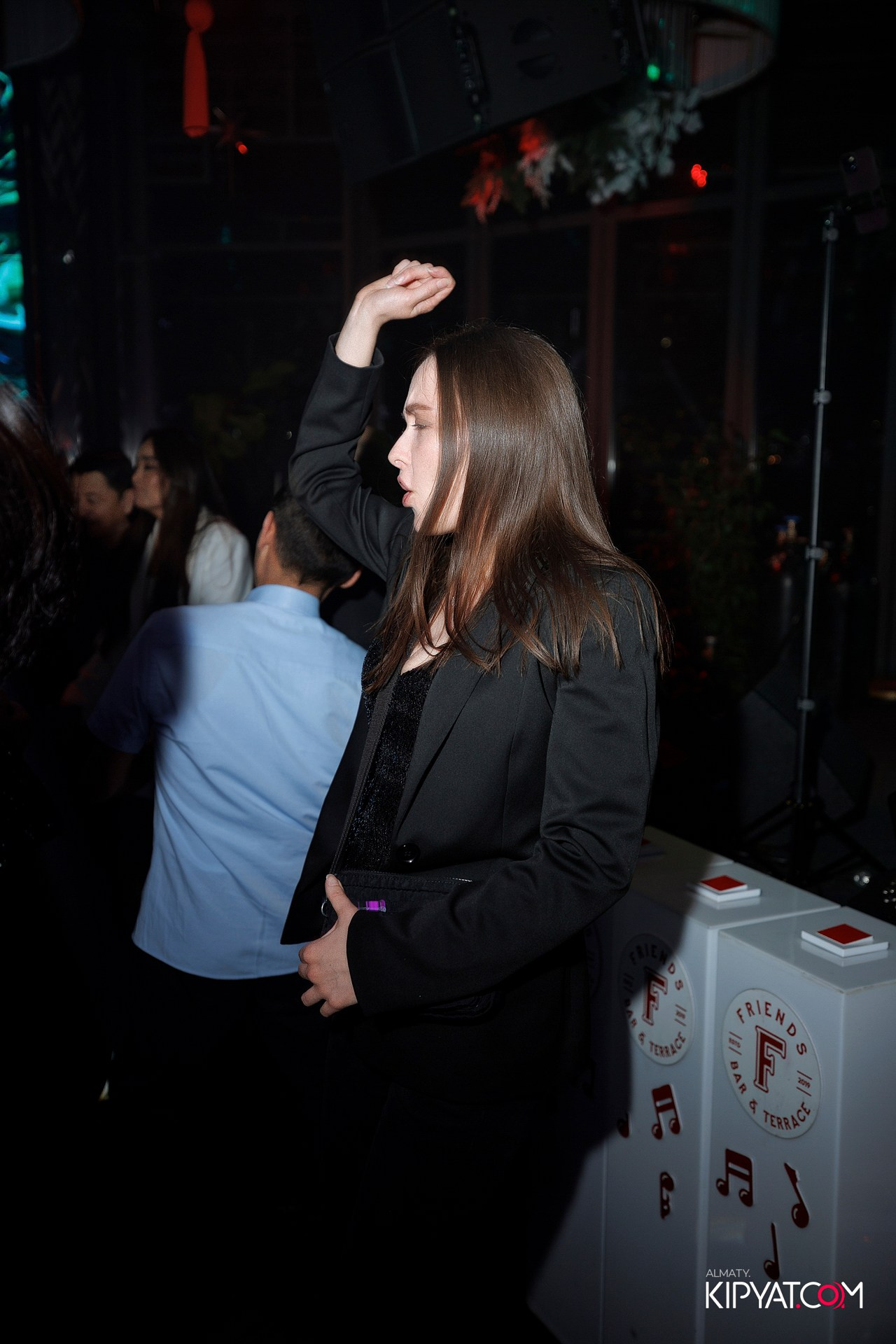 FRIENDS BAR & TERRACE. КИПЯТКОМ АЛМАТЫ! Фотосъемка мероприятий в Алматы