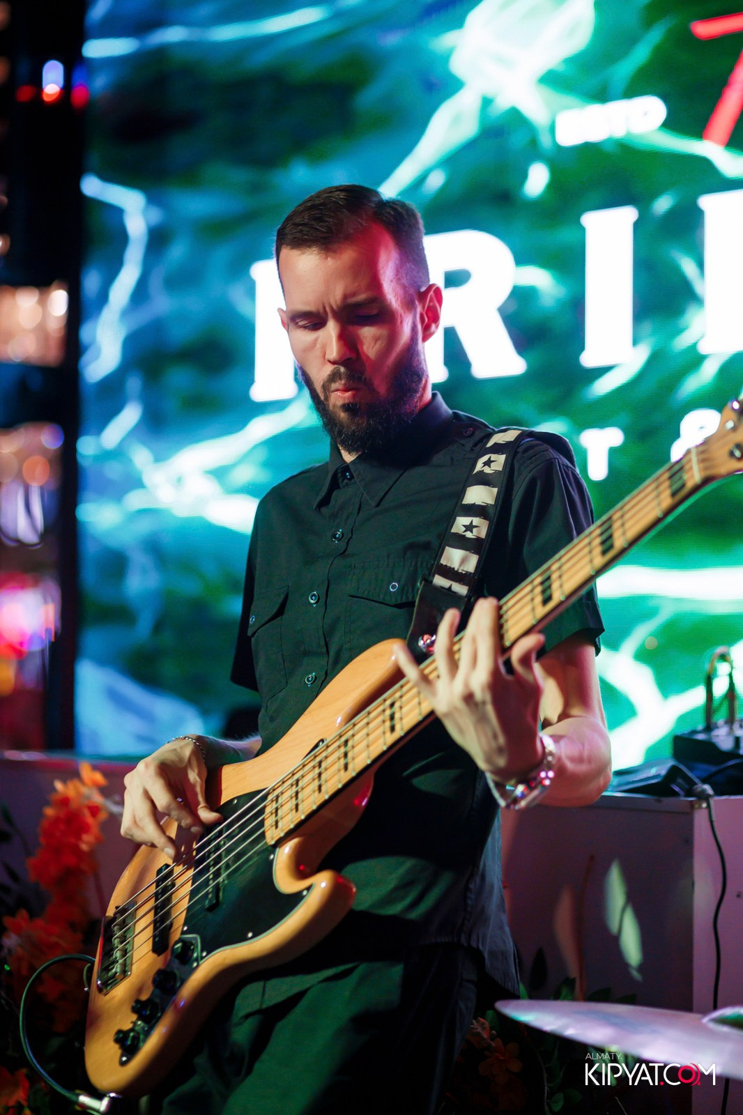 FRIENDS BAR & TERRACE. КИПЯТКОМ АЛМАТЫ!