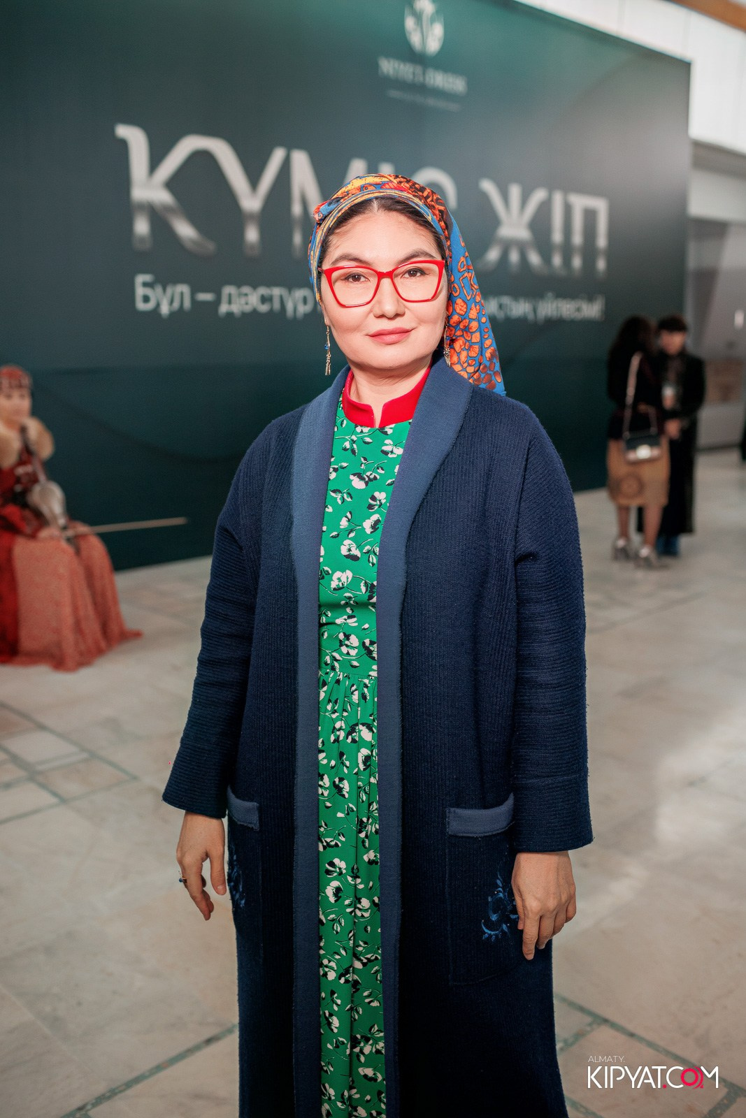 FASHION ПОКАЗ, КАЗАХСКОЙ НАЦИОНАЛЬНОЙ ОДЕЖДЫ. КИПЯТКОМ АЛМАТЫ!