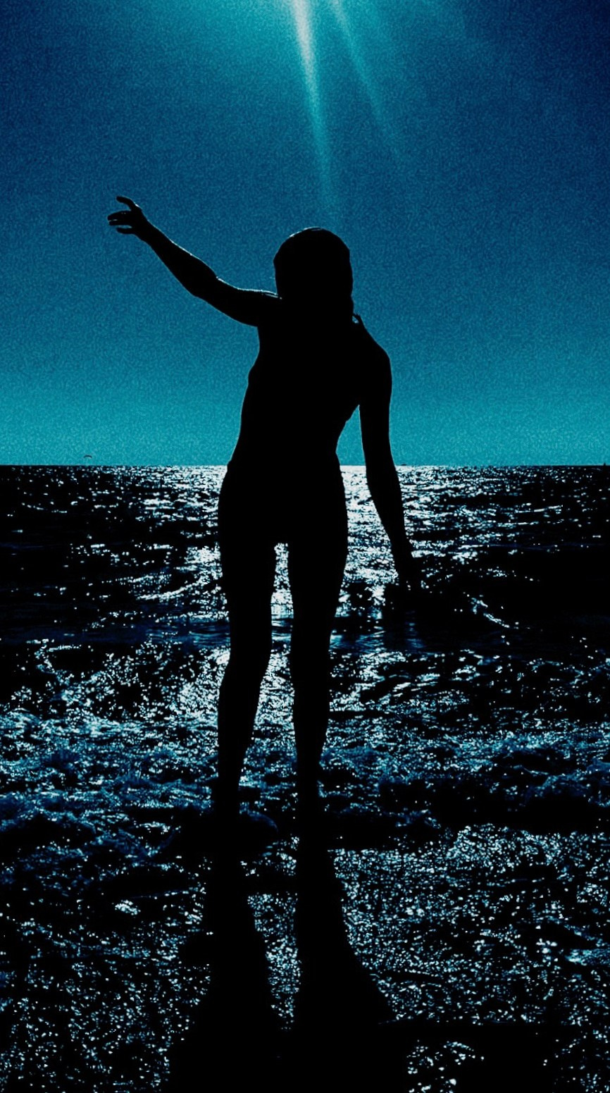 Lost-self in paradise. Carolinetru