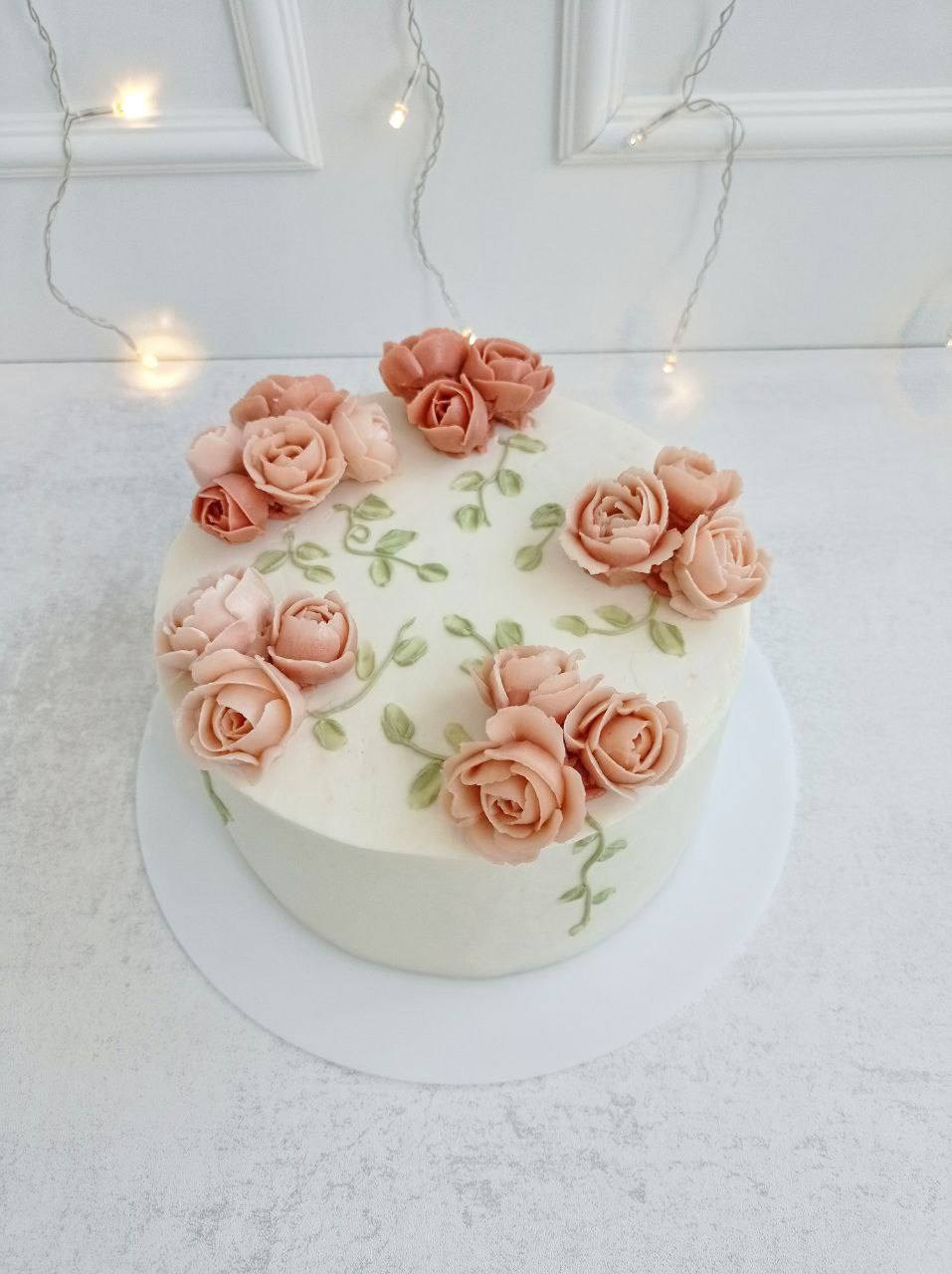 Работы учениц. Аникина Юлия / Кремовая флористика в корейской технике