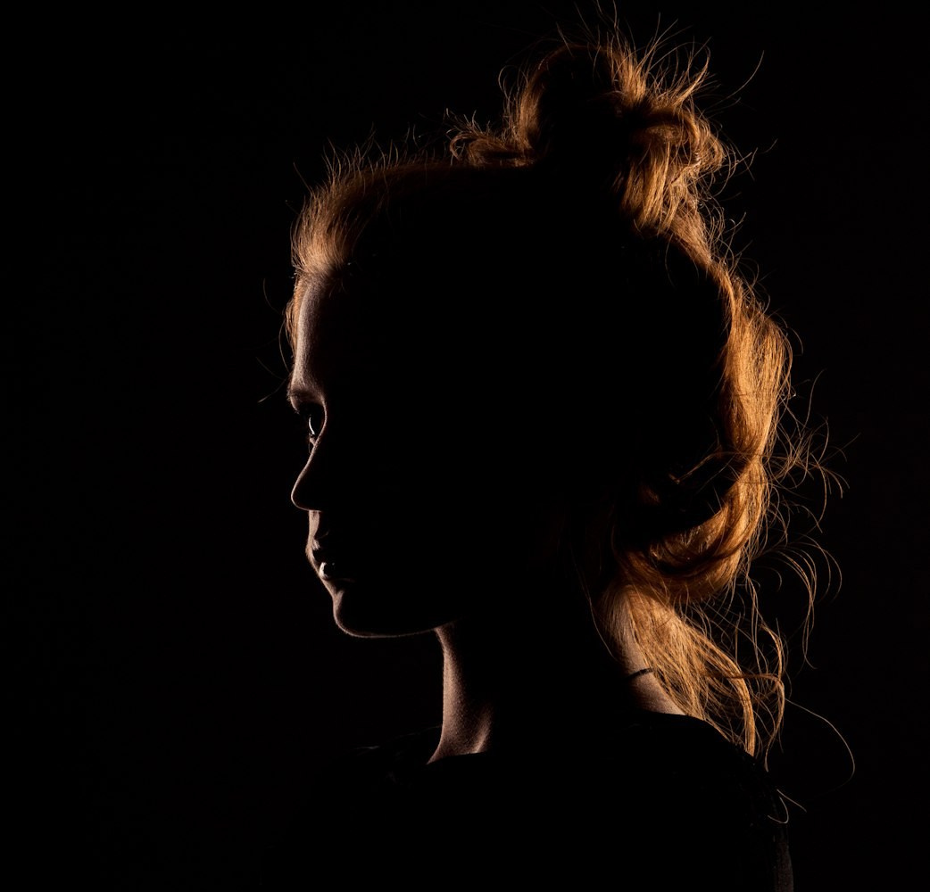 Самая необычная портретная фотосессия для фотограф в контровом освещении