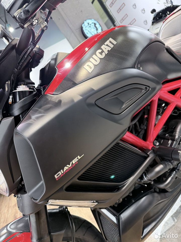 Купить 2016 Ducati Diavel Red Carbon — подробнее на сайте. Hello Davidson, Москва. Только хорошие мотоциклы…