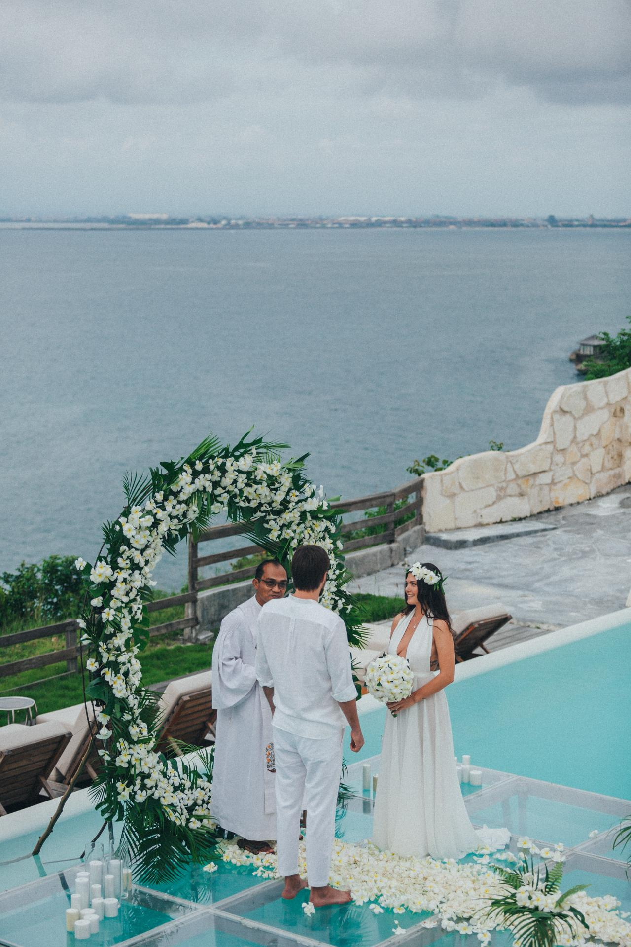 Mary and Oleg. Wedding photographer in Bali