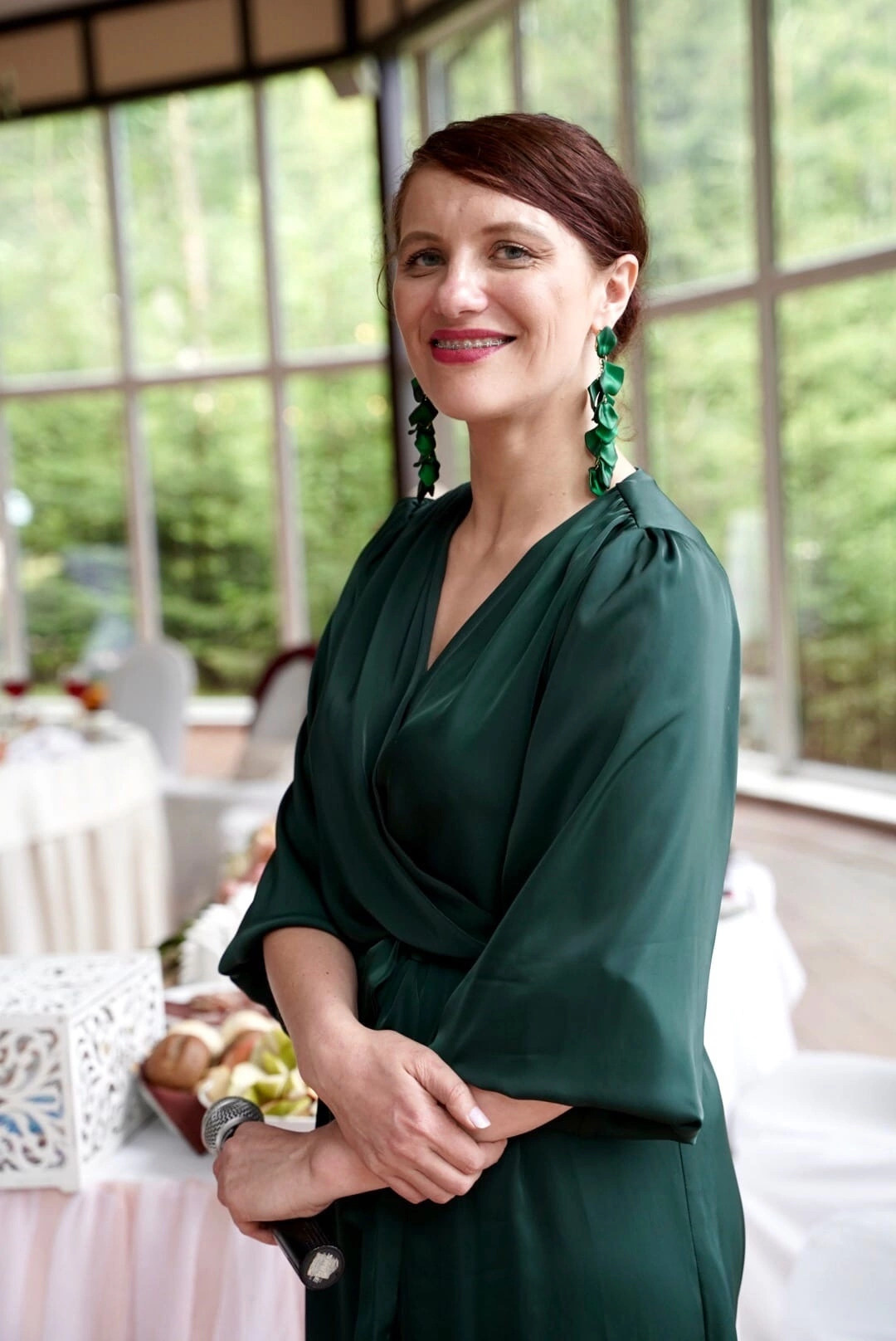 Как должен выглядеть ведущий на мероприятии. Ведущая СПБ Надежда Кожина