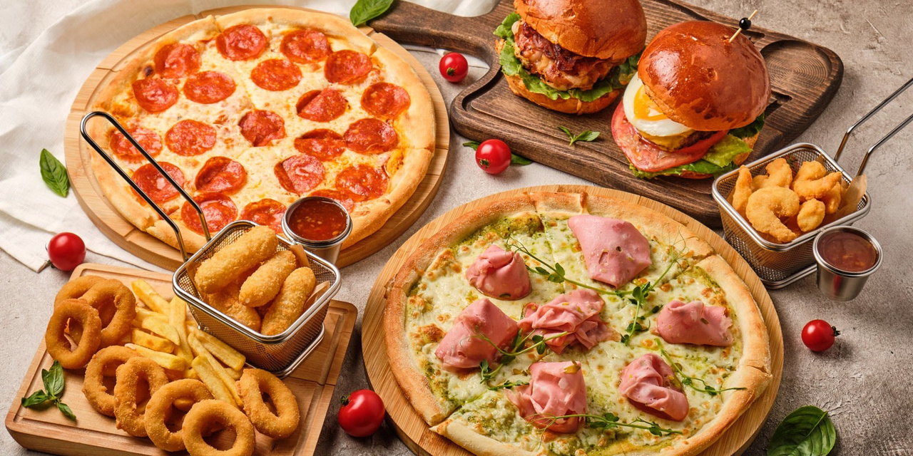 Casa Trattoria burger, delivery menu photography in Tbilisi