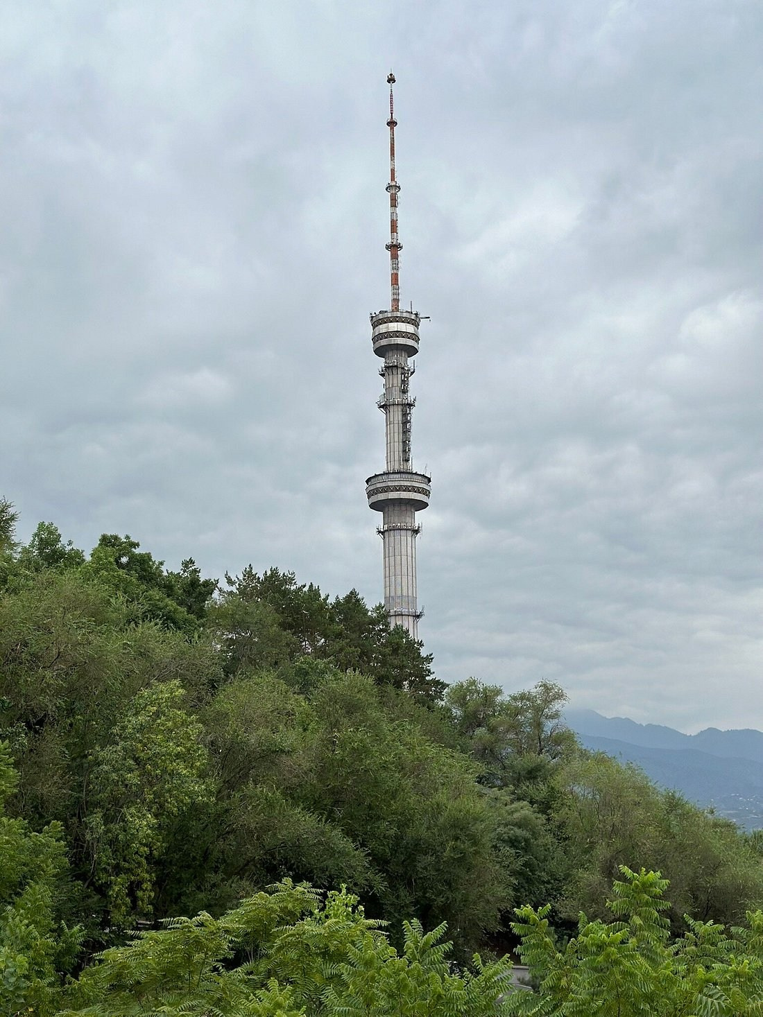 Кок-Тобе в Алматы — парк, канатная дорога и панорама города