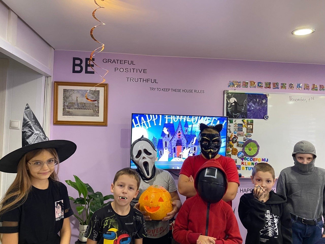 Весёлый праздник в нашей языковой школе. LinguaCentrePro