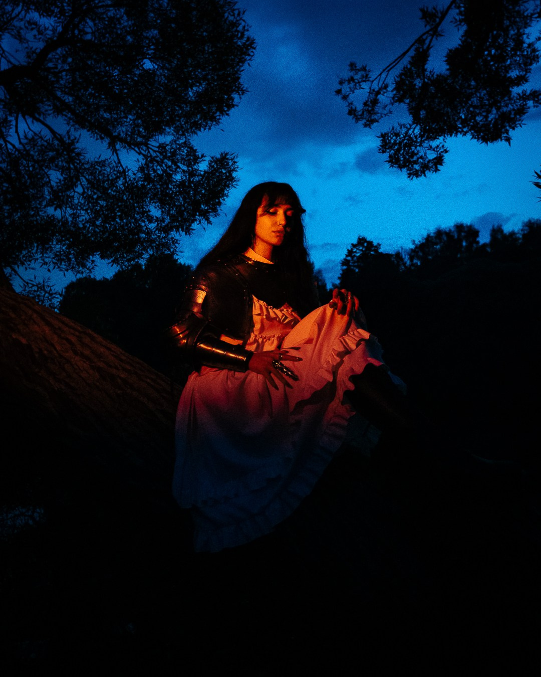 Individuale. Fotografo a Mosca con un’atmosfera notturna di foto