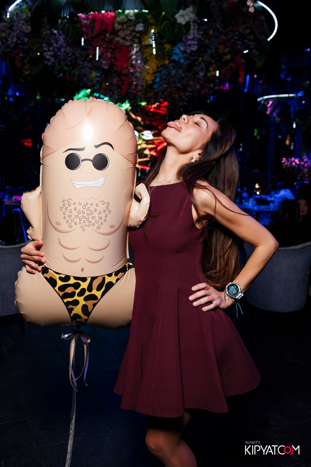 FRIENDS BAR & TERRACE. КИПЯТКОМ АЛМАТЫ!