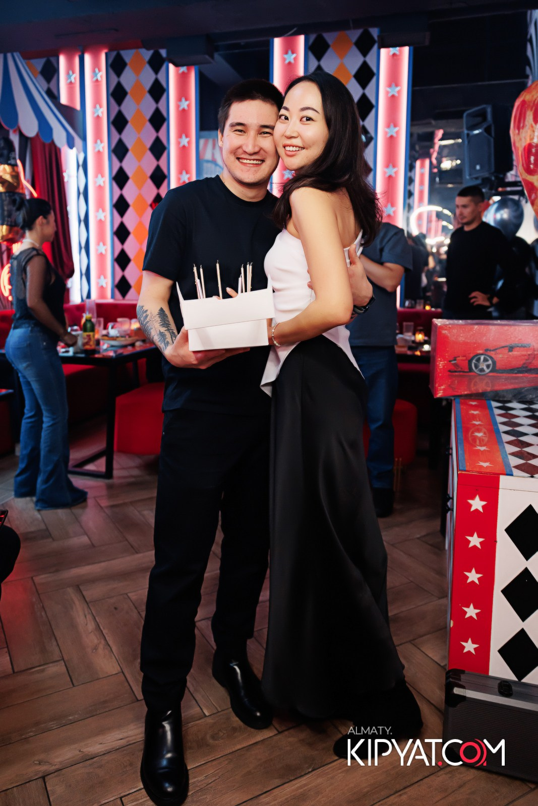 ЗАЯ, НА БИС. КИПЯТКОМ АЛМАТЫ!