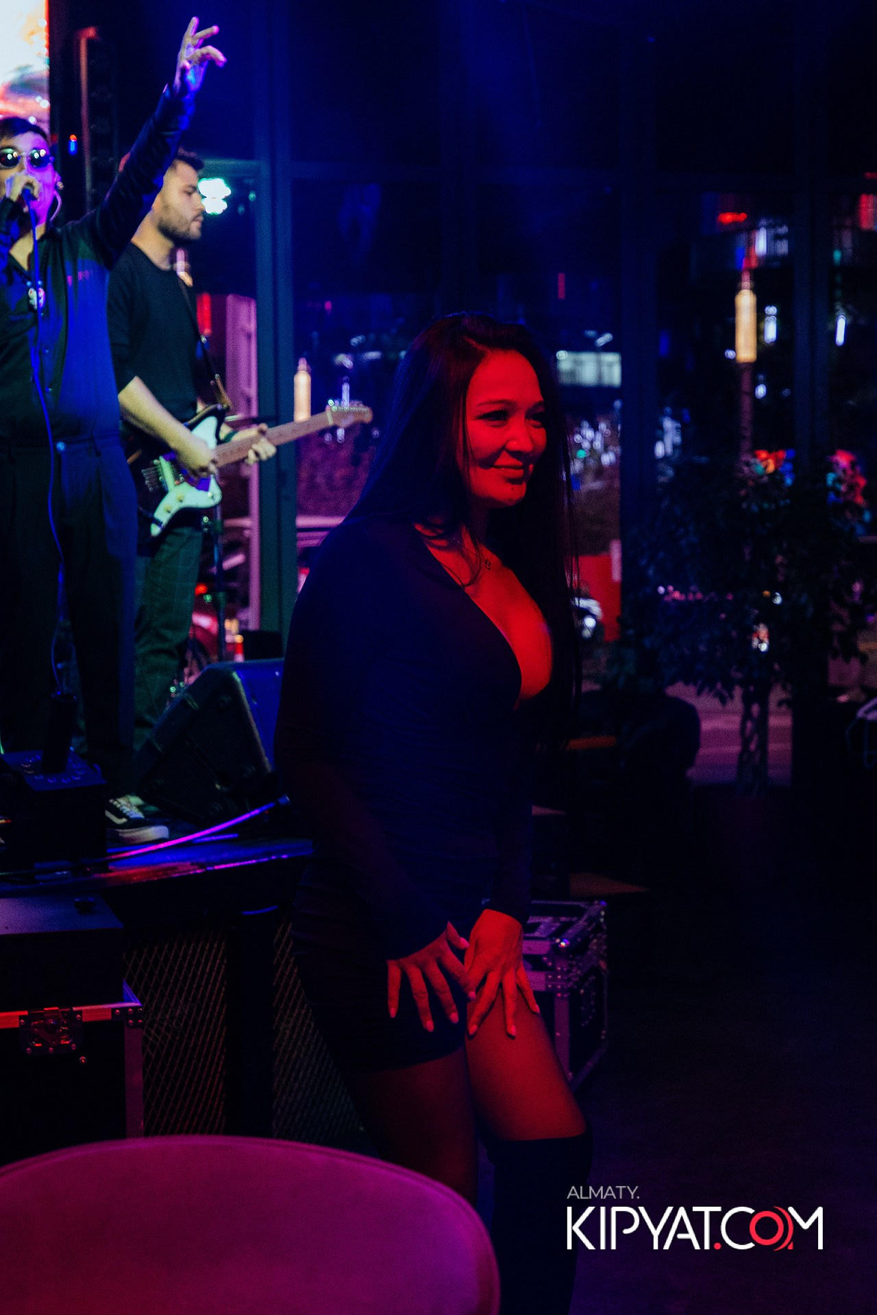 FRIENDS BAR & TERRACE. КИПЯТКОМ АЛМАТЫ!