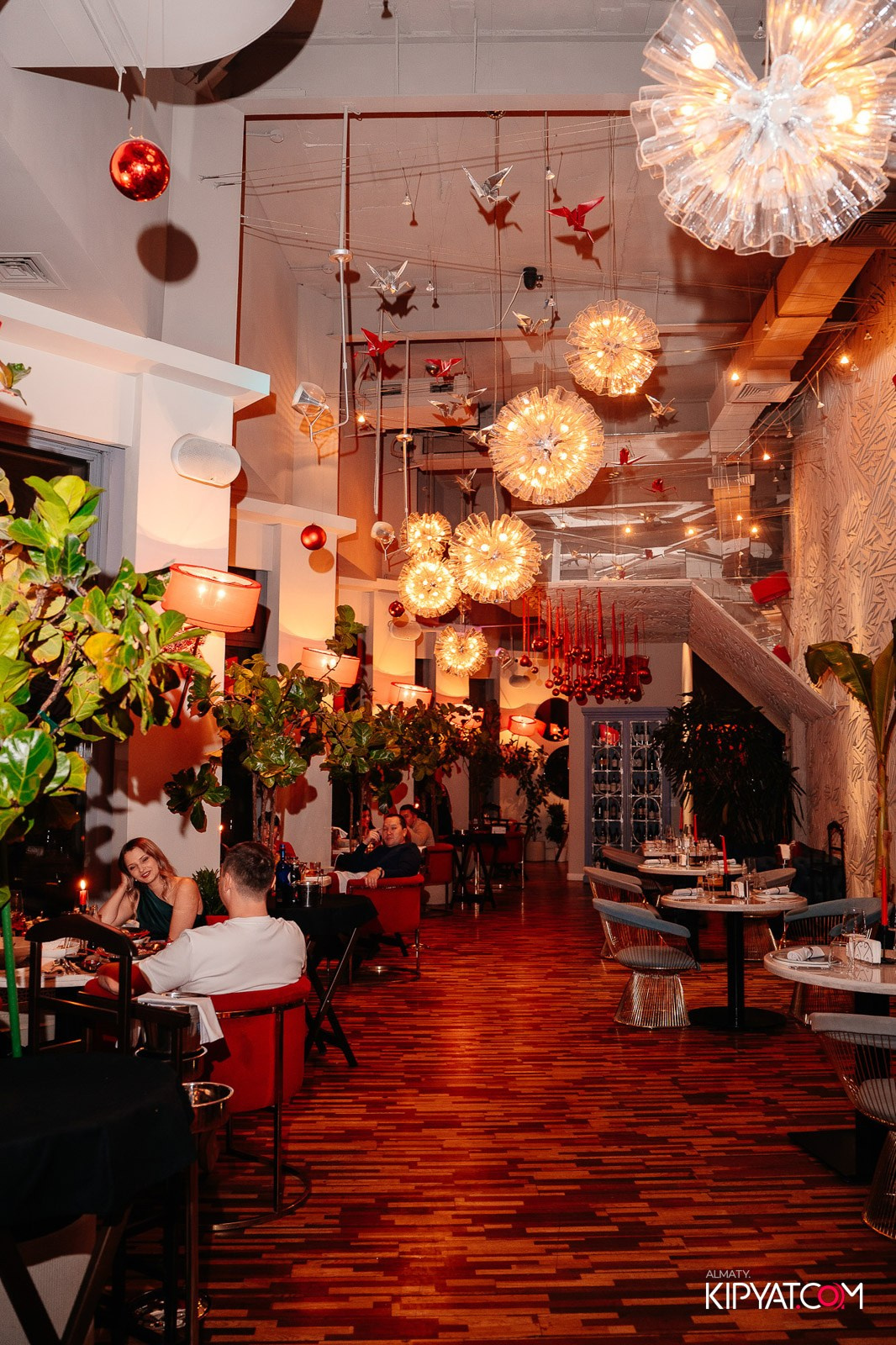 РЕСТОРАН BARFLY. КИПЯТКОМ АЛМАТЫ!