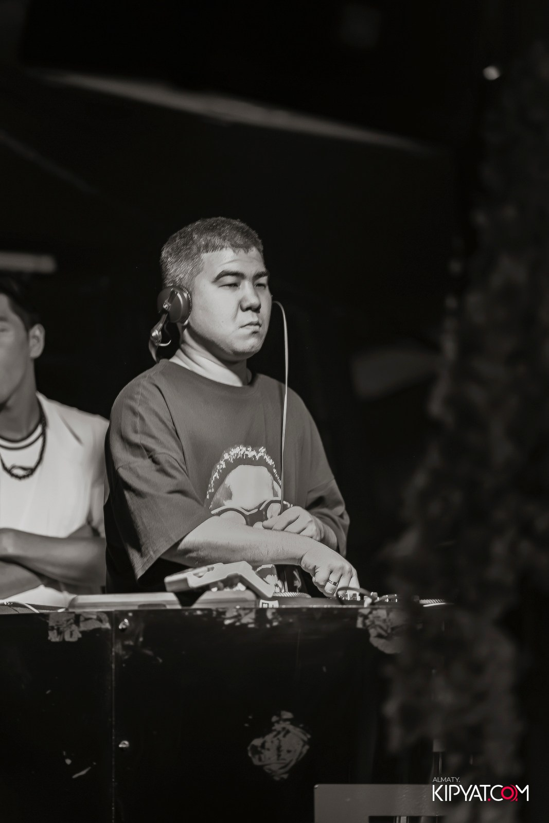 UYAT EMES BAR. КИПЯТКОМ АЛМАТЫ!