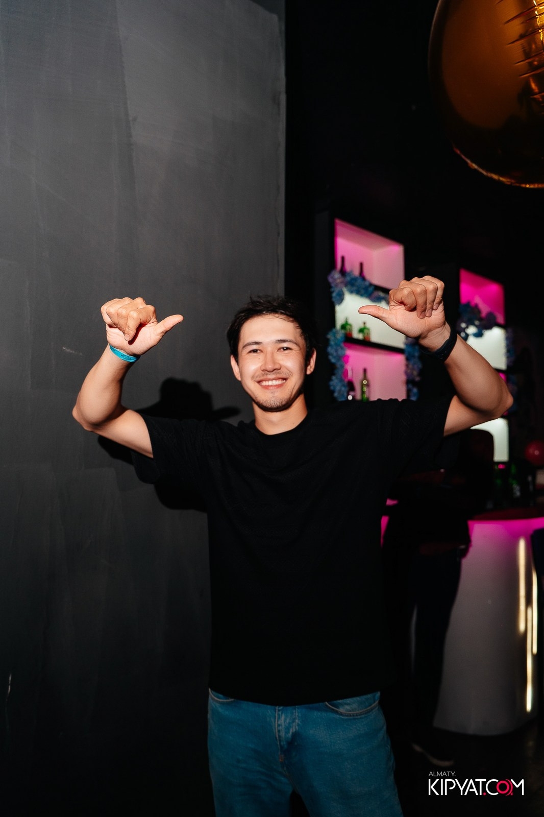 UYAT EMES BAR. КИПЯТКОМ АЛМАТЫ!