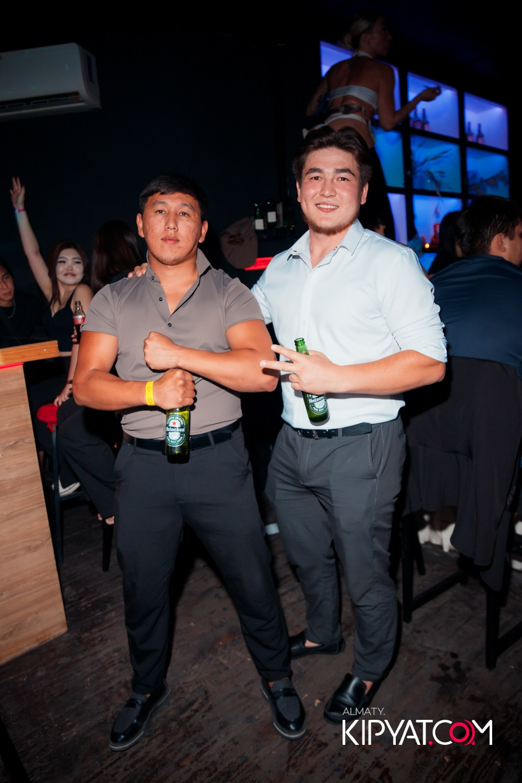 UYAT EMES BAR. КИПЯТКОМ АЛМАТЫ!