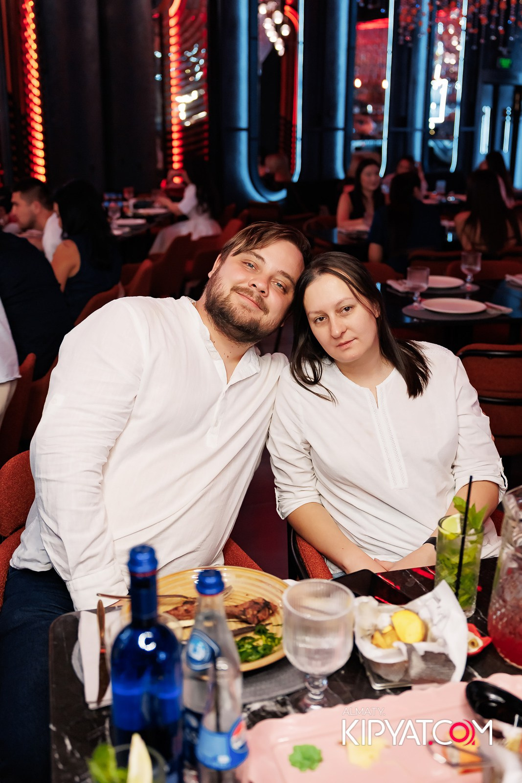 FRIENDS BAR & TERRACE. КИПЯТКОМ АЛМАТЫ!