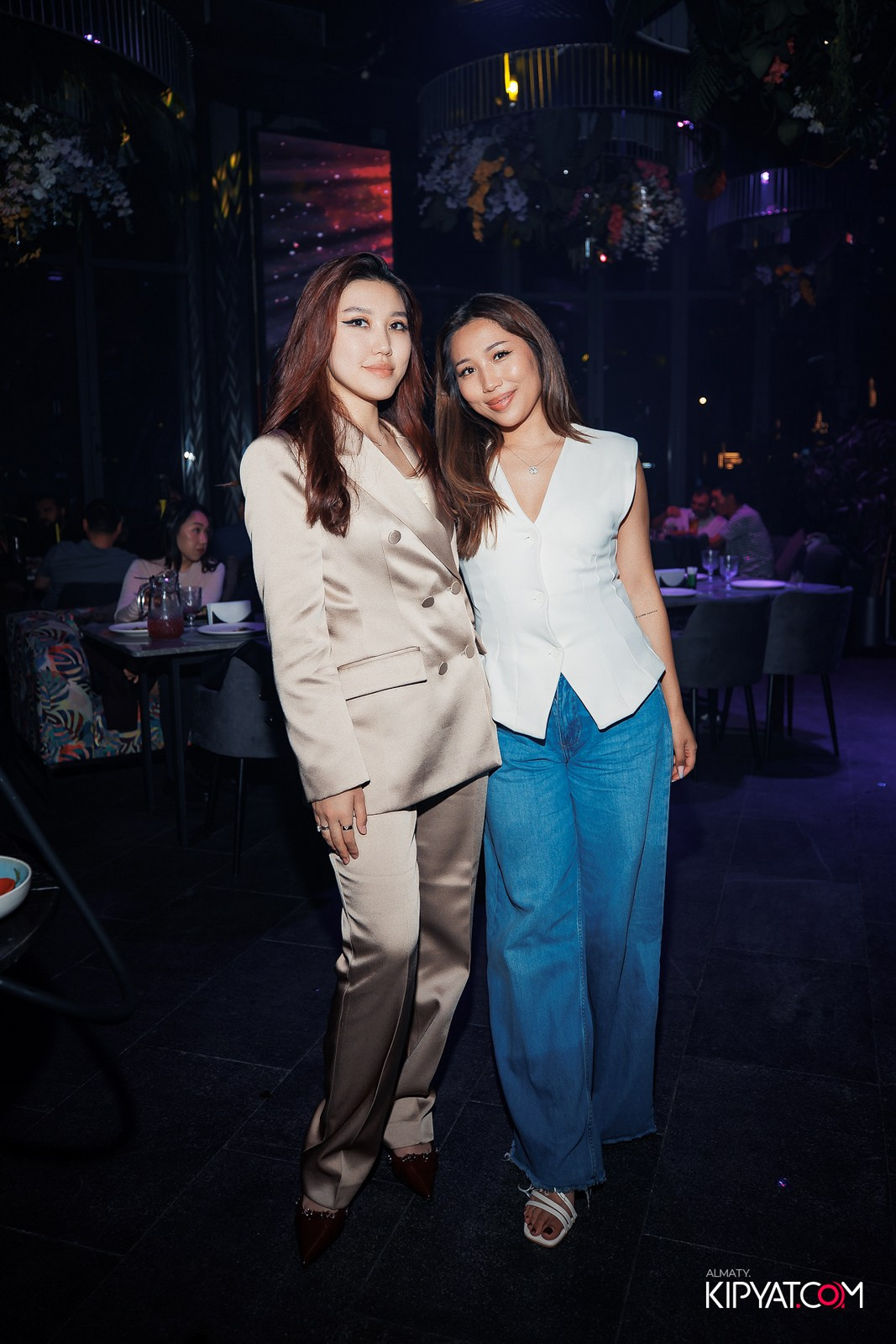 FRIENDS BAR & TERRACE. КИПЯТКОМ АЛМАТЫ!