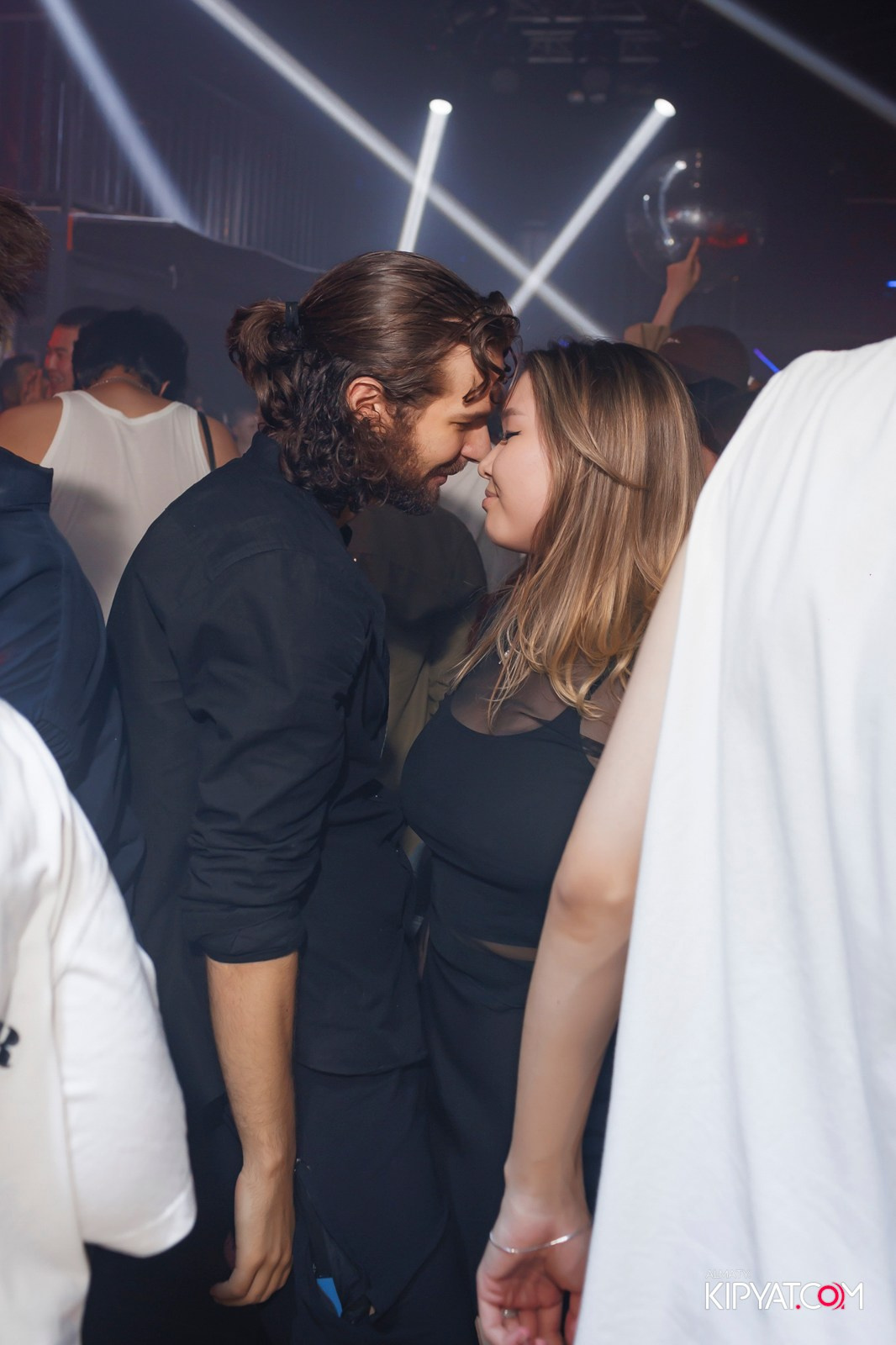 НОЧНОЙ КЛУБ ICON. КИПЯТКОМ АЛМАТЫ!