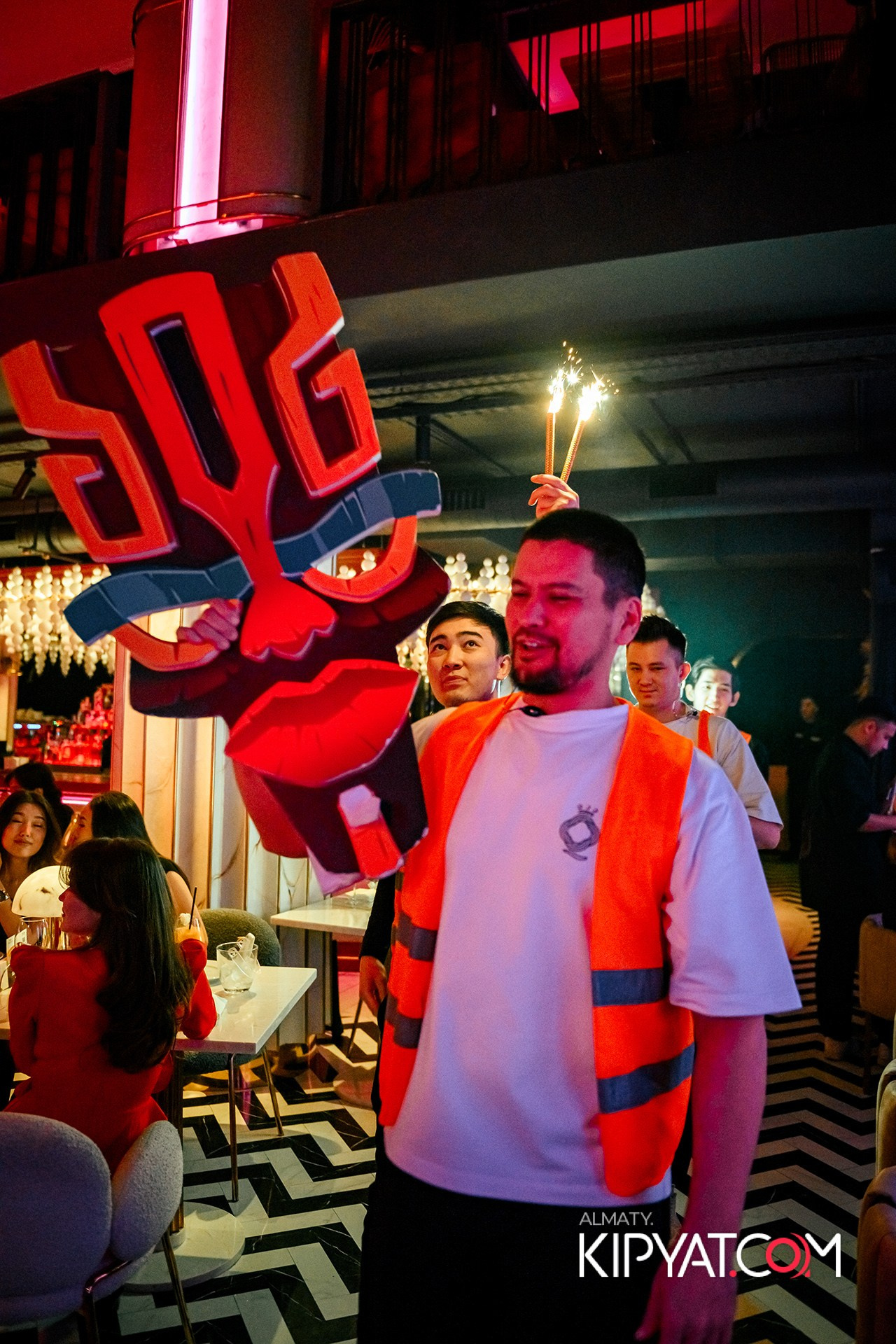 QUEEN. КИПЯТКОМ АЛМАТЫ!