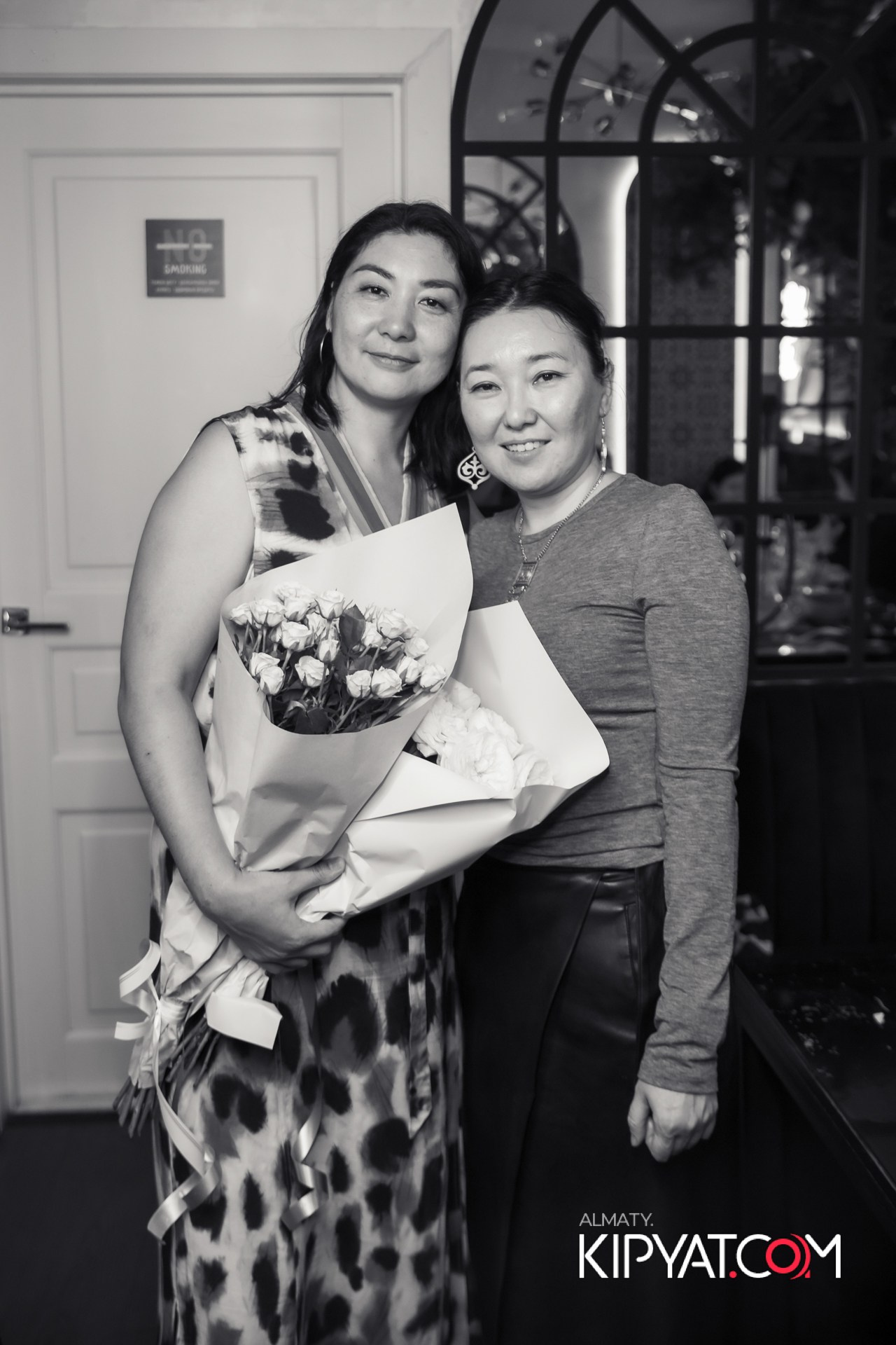 Ухо и Медведь на Гагарина. КИПЯТКОМ АЛМАТЫ!