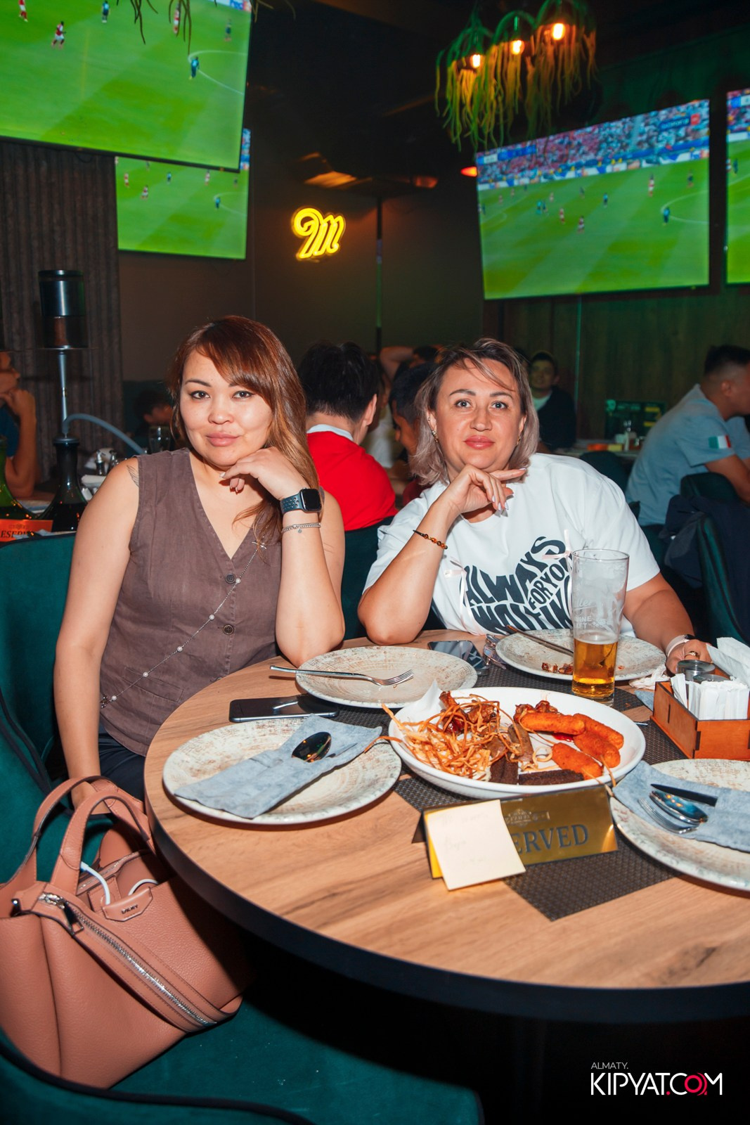 KAIRAT РЕСТОРАН-СПОРТ БАР. КИПЯТКОМ АЛМАТЫ! Фотосъемка мероприятий в Алматы
