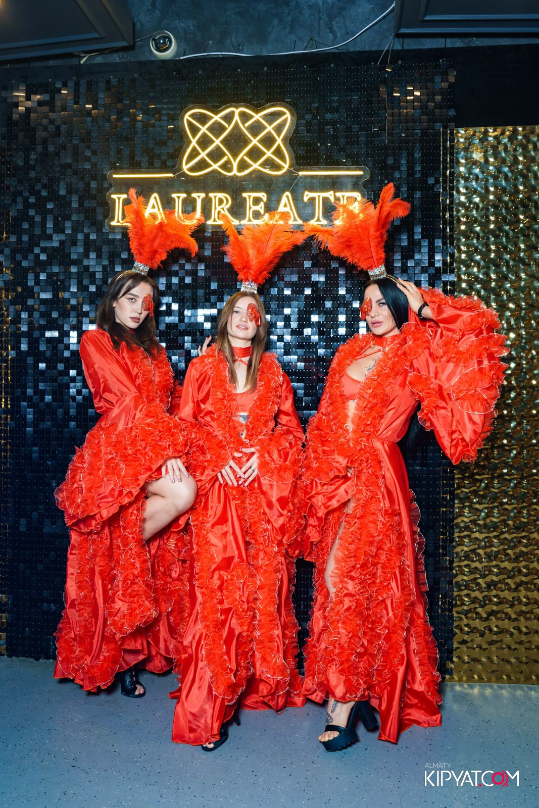 LAUREATE KARAOKE HALL. КИПЯТКОМ АЛМАТЫ!