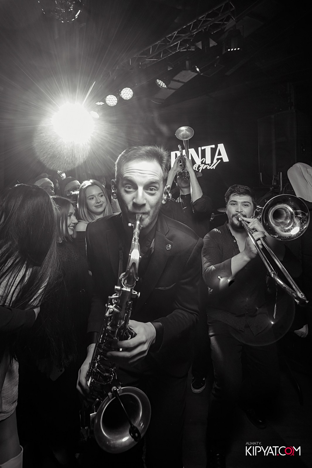 ПИНТА НА ДОСТЫК. КИПЯТКОМ АЛМАТЫ!