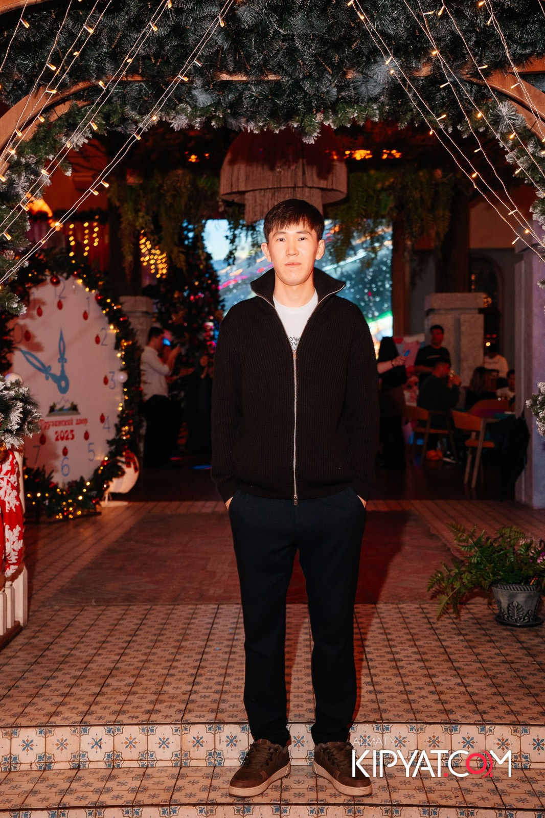 ГРУЗИНСКИЙ ДВОР НА КАБАНБАЙ БАТЫРА. КИПЯТКОМ АЛМАТЫ!