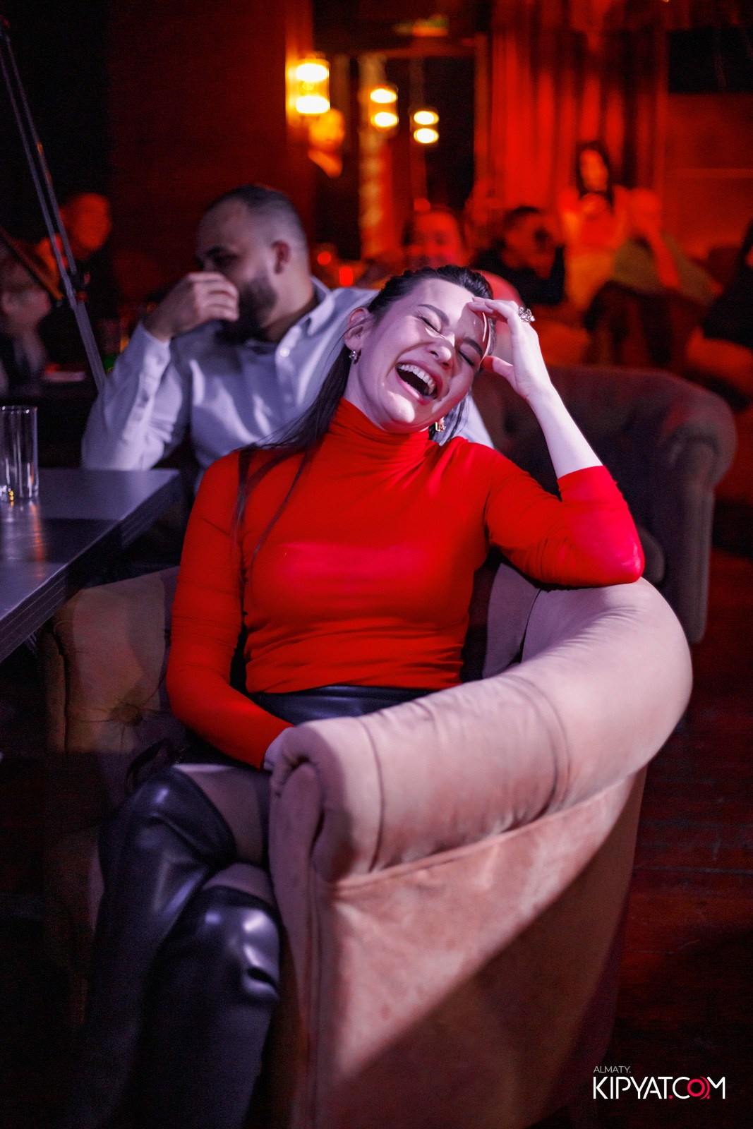 STAND UP КОНЦЕРТ АЛЕКСАНДРА МЕРКУЛЬ ESTATE KARAOKE BAR. КИПЯТКОМ АЛМАТЫ! Фотосъемка мероприятий в Алматы