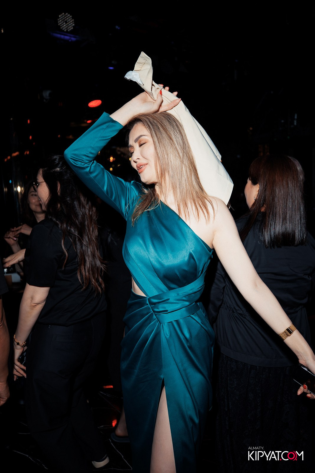 MOOD KARAOKE & TERRACE. КИПЯТКОМ АЛМАТЫ!