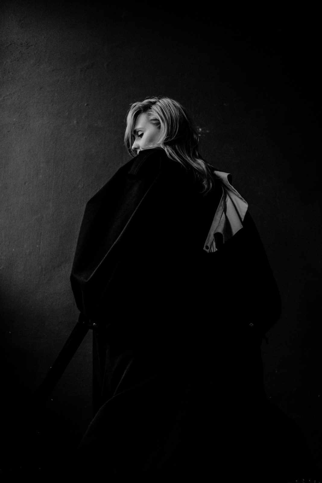 Свадебная фотосессия в стиле минимализм в Тюмени — Максим и Таня — Фотограф Дарья Мустафина. Фотограф Дарья Мустафина, Тюмень