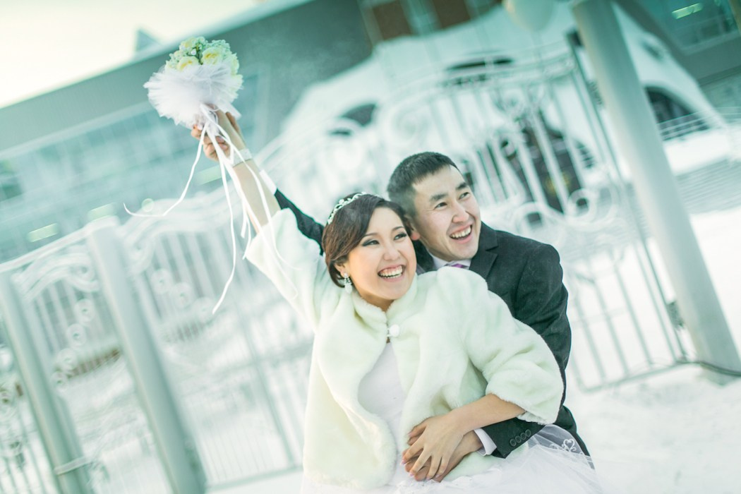 Зимнее свадебное фото. Фотограф Надежда Куин, Якутск