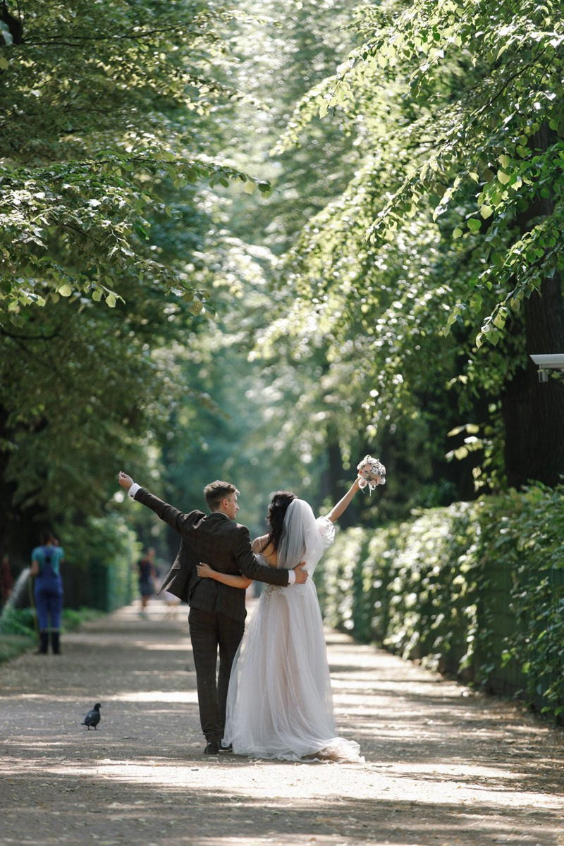 Свадебная фотосессия на Невском. Свадебный фотограф СПБ