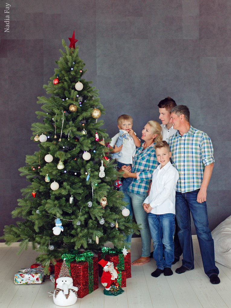 Оксаночка и ее семья (новый год). Nadia Fay