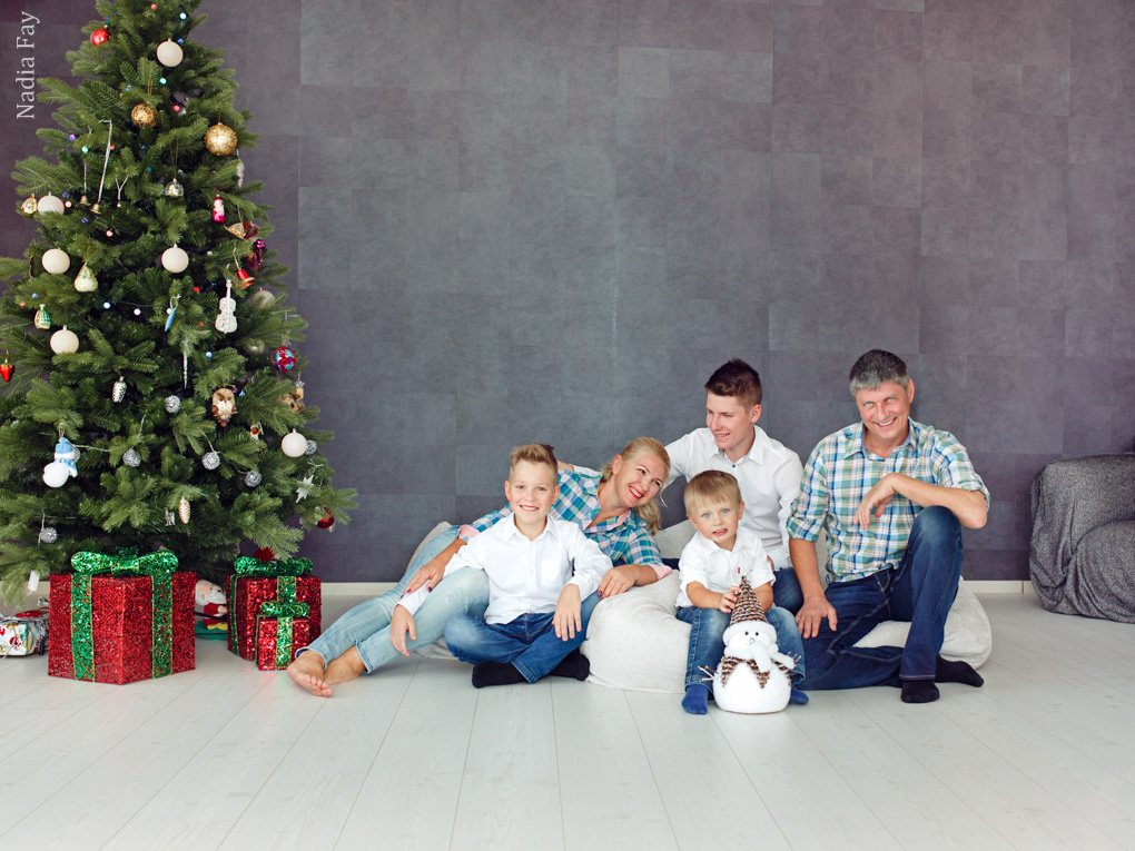Оксаночка и ее семья (новый год). Nadia Fay