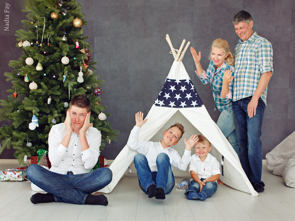 Оксаночка и ее семья (новый год). Nadia Fay