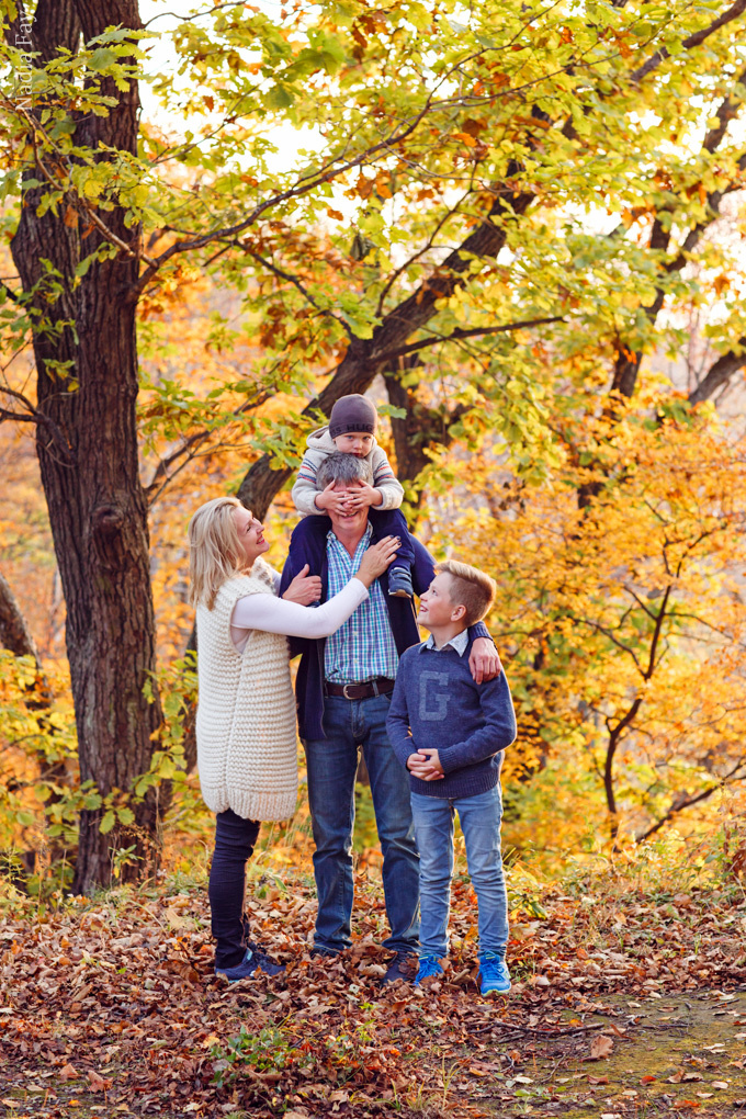 Оксаночка и ее семья (осень). Nadia Fay