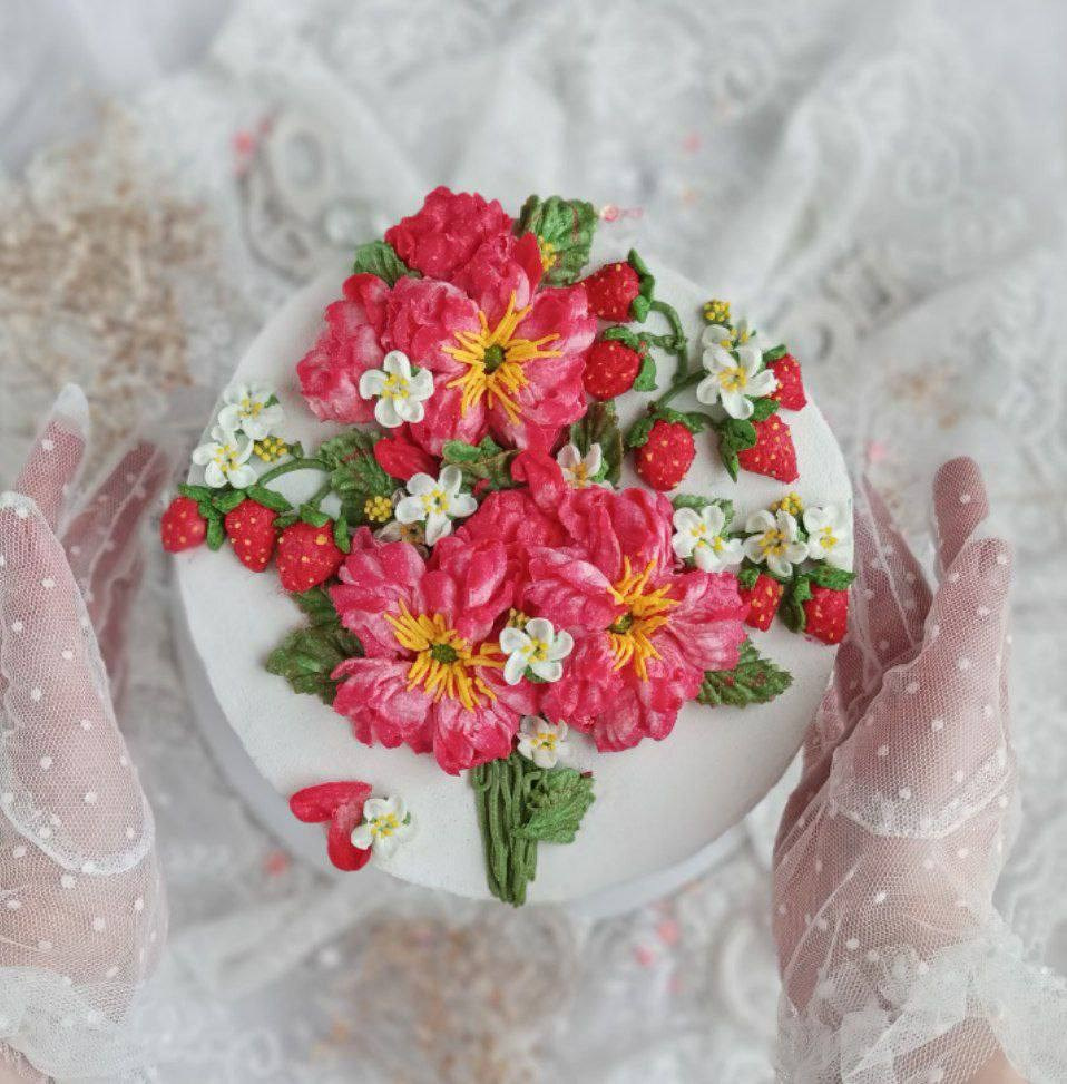 Работы учениц. Аникина Юлия / Кремовая флористика в корейской технике