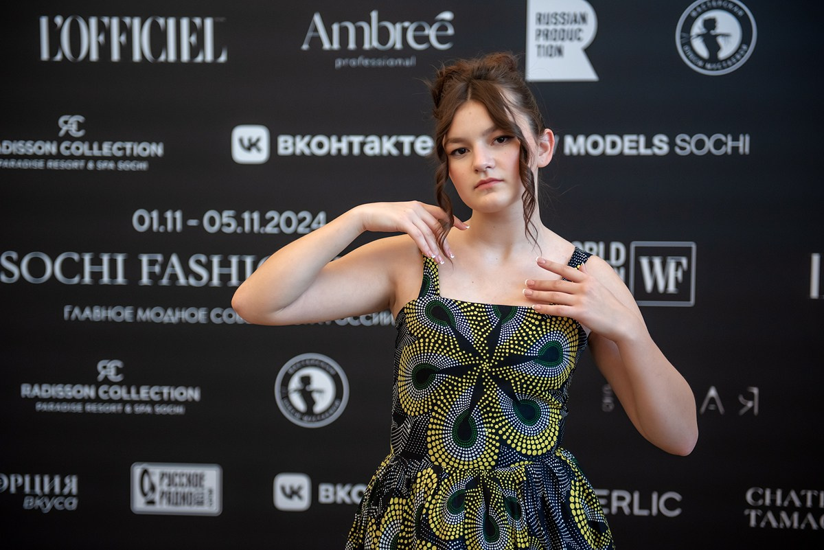 SochiFashionWeek2024 дизайнер Юлия Крылова. Семейный и коммерческий фотограф в Сочи Александр Бодунов