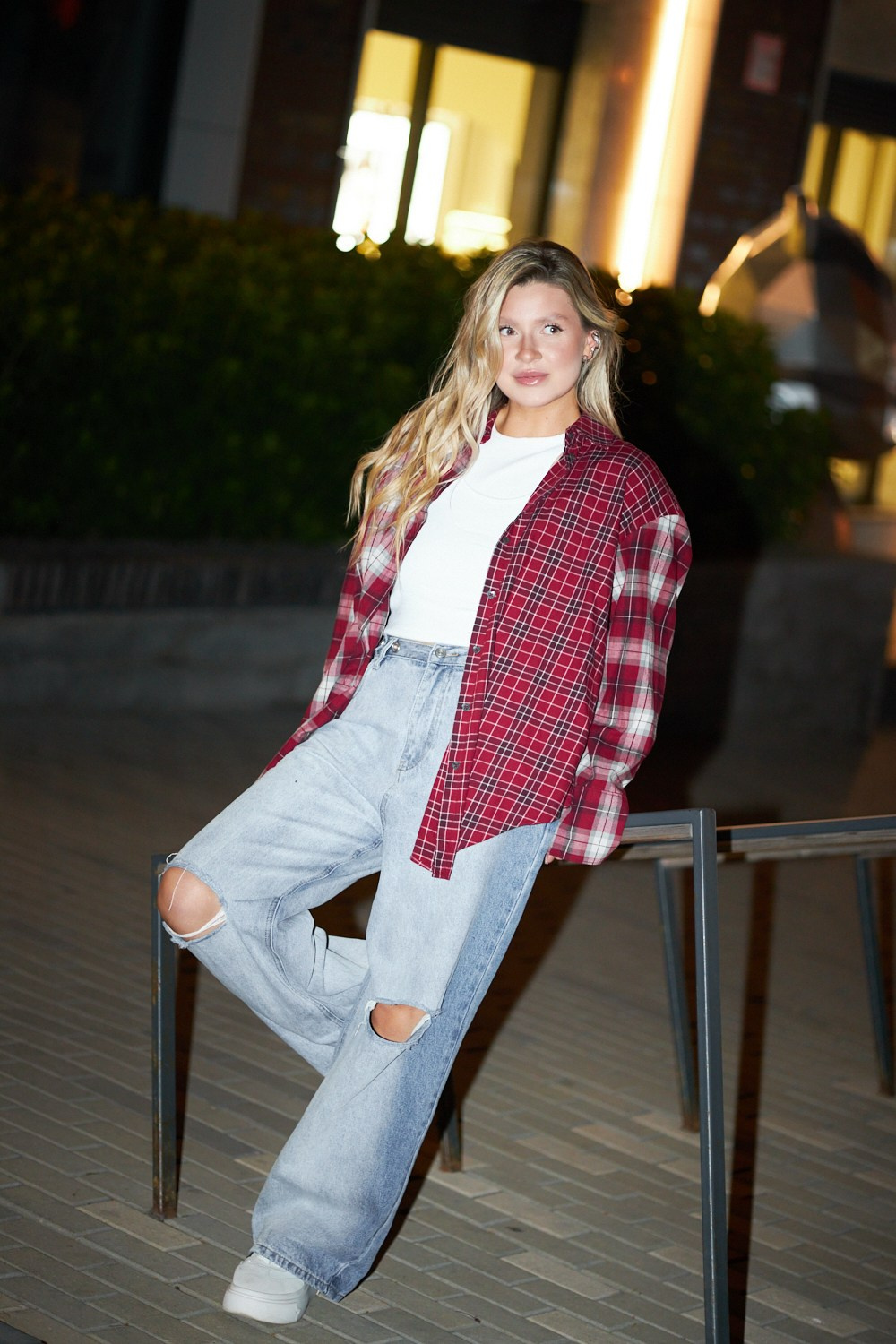 Фотосессия в ночном городе Екатеринбург уличный фотограф Екб фотосет вечерний город прогулка заказать цена фотосъемка Екб. Фотограф Екатеринбург Анастасия Жерновская | Маркетплейсы и нейрофото