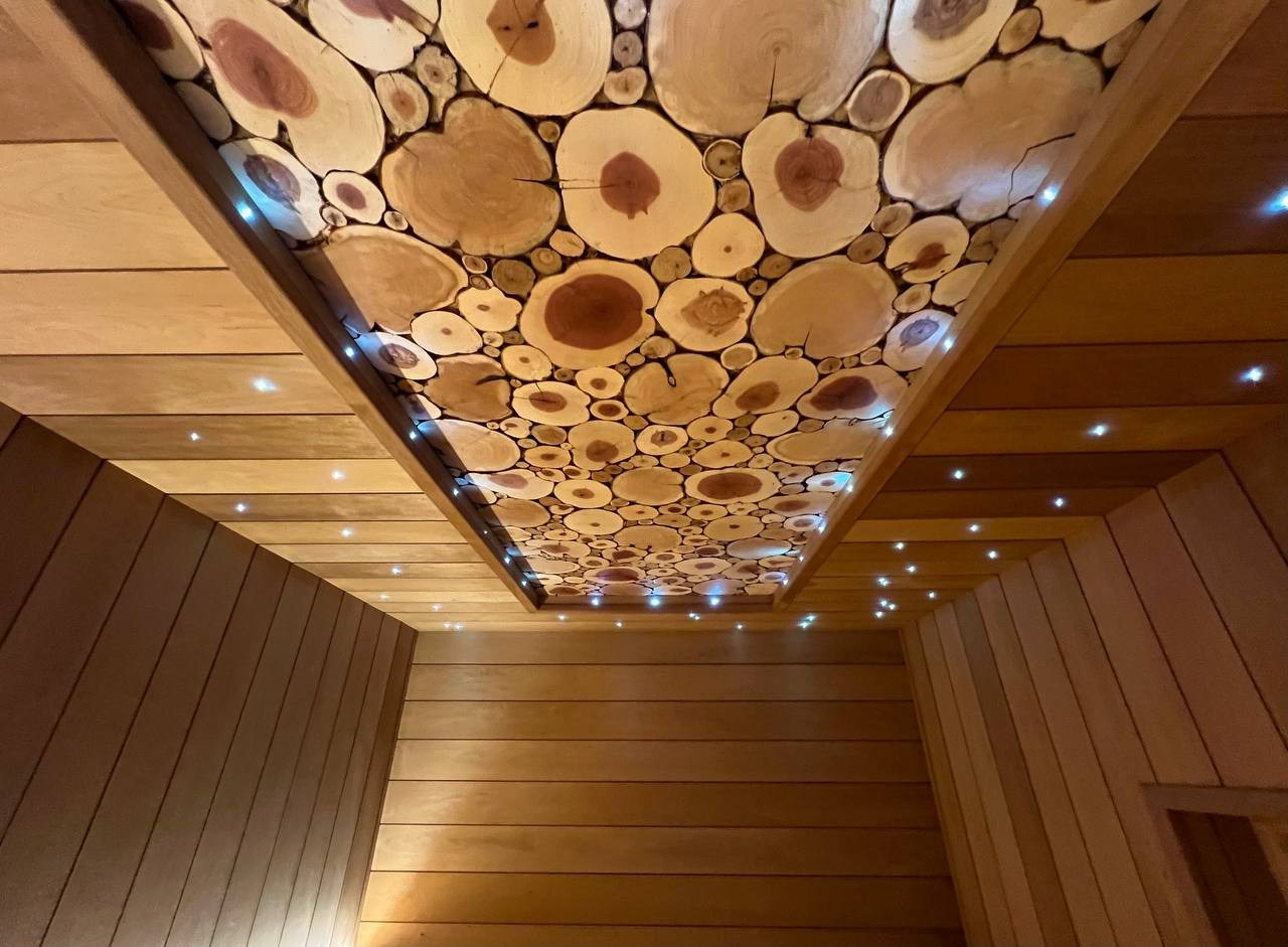 Респект команде Печи Горбунова за продуманный проект, а нам — за его реализацию: термоольха, Sangens, звёздное небо и можжевеловое панно. SaunaTopMasters
