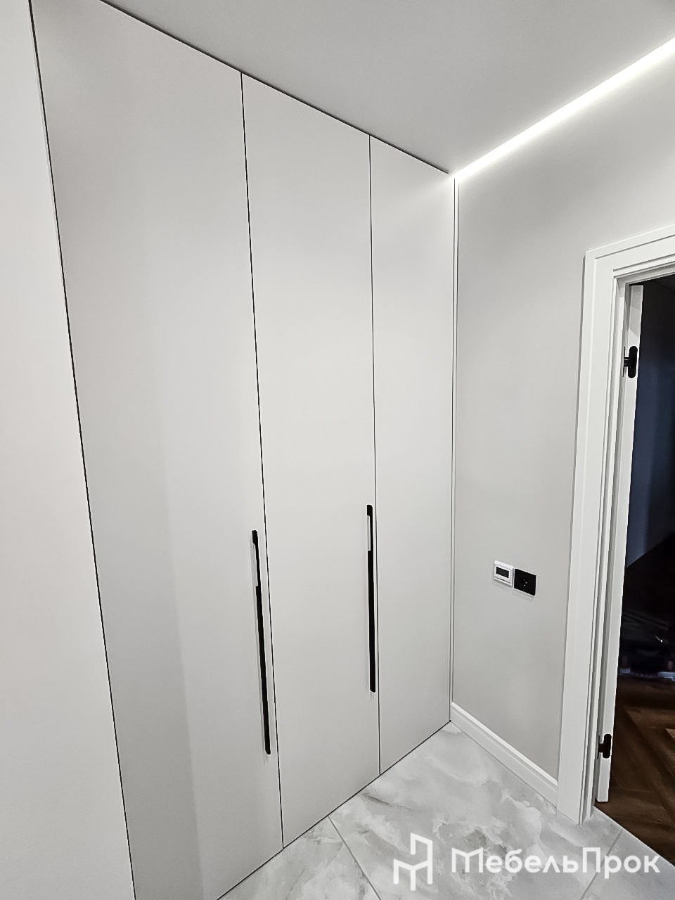 Шкафы распашные. Главная