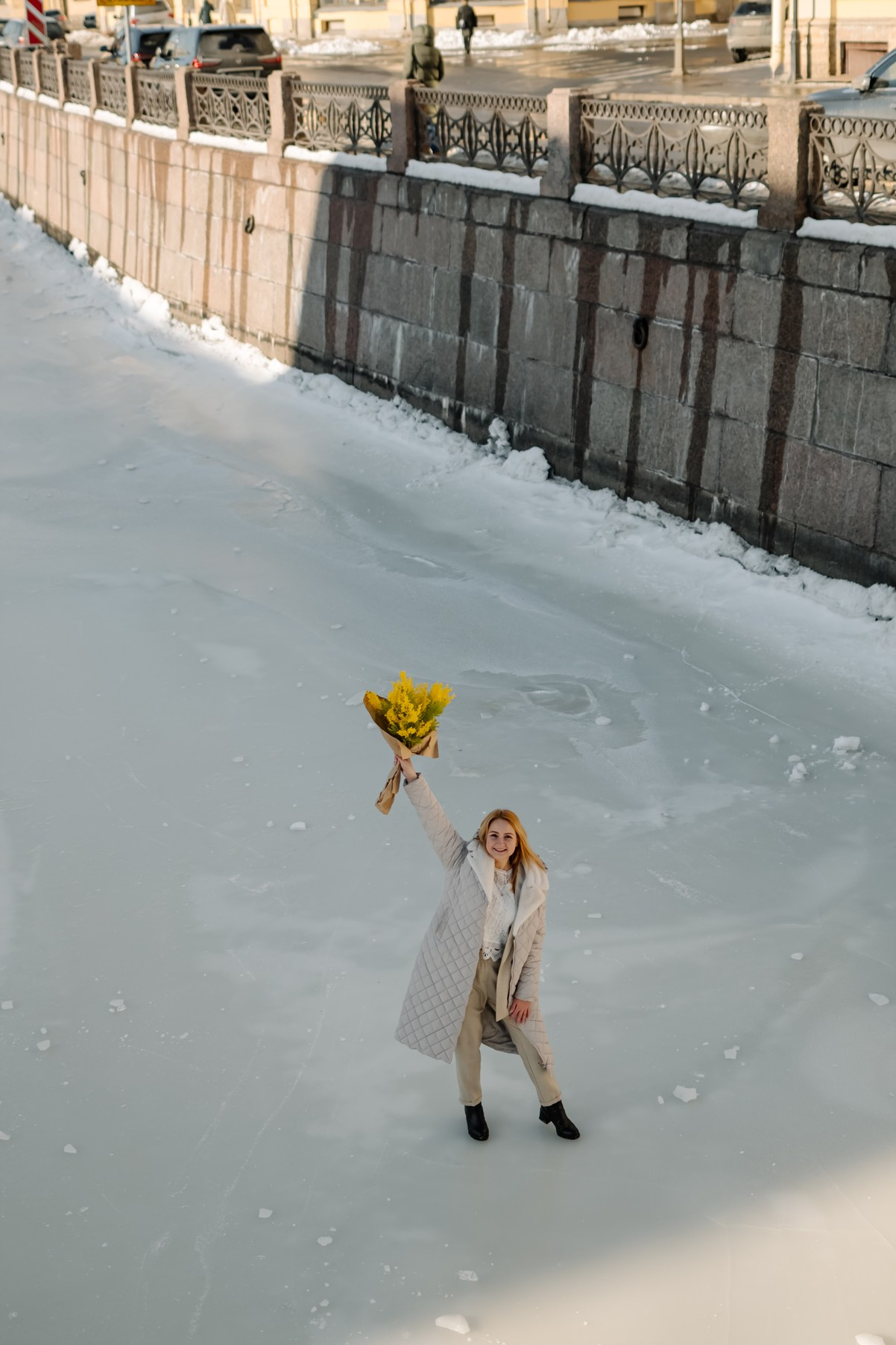 Прогулка с цветами по улицам и каналам. Свадебный и семейный фотограф в Санкт-Петербурге Елена Худякова