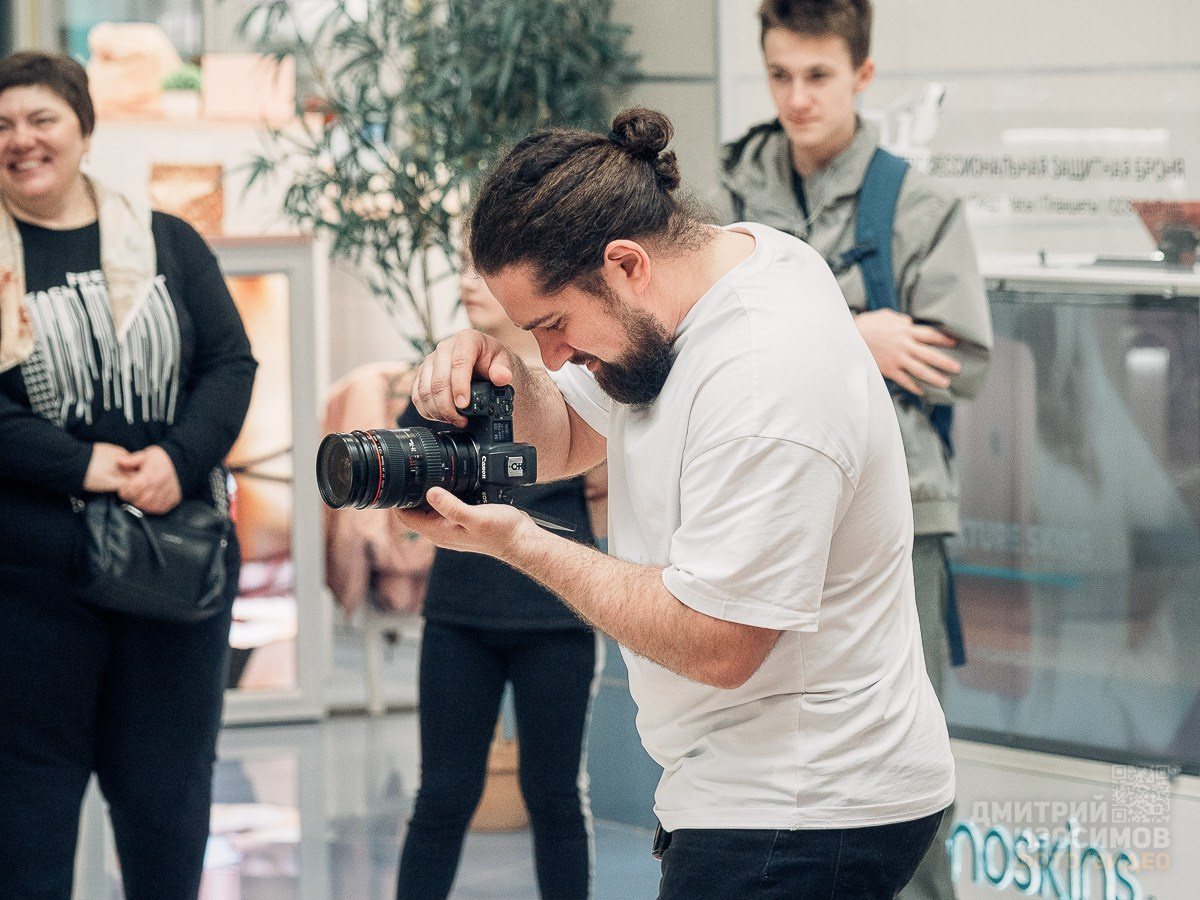 Фоторепортаж Дмитрия Изосимова. Фотограф и видеограф Анна Жагорина