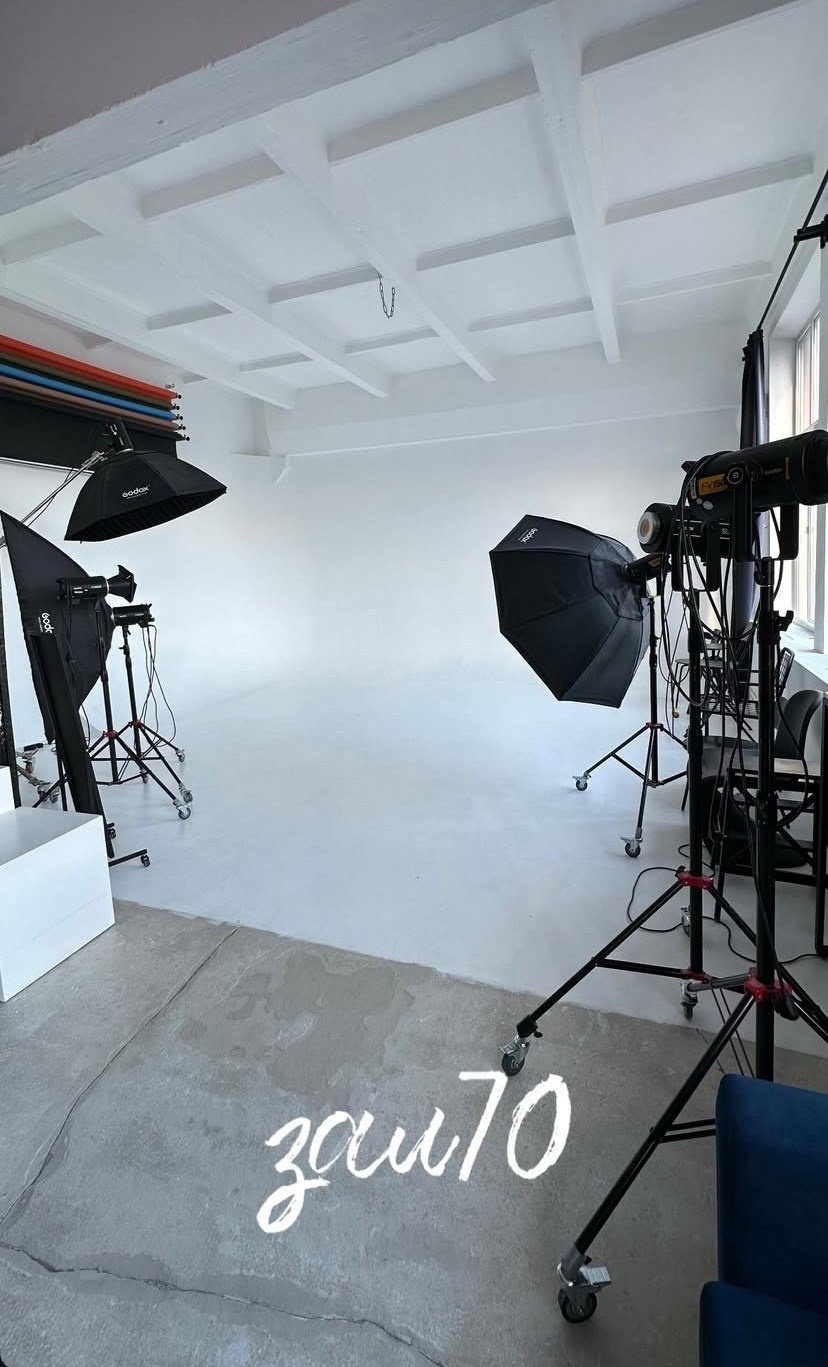 Фотоцех, зал 70 (Станке-Димитрова, 54а, БЦ Десна). Портретный, семейный, свадебный фотограф в Брянске Маргарита Василькова