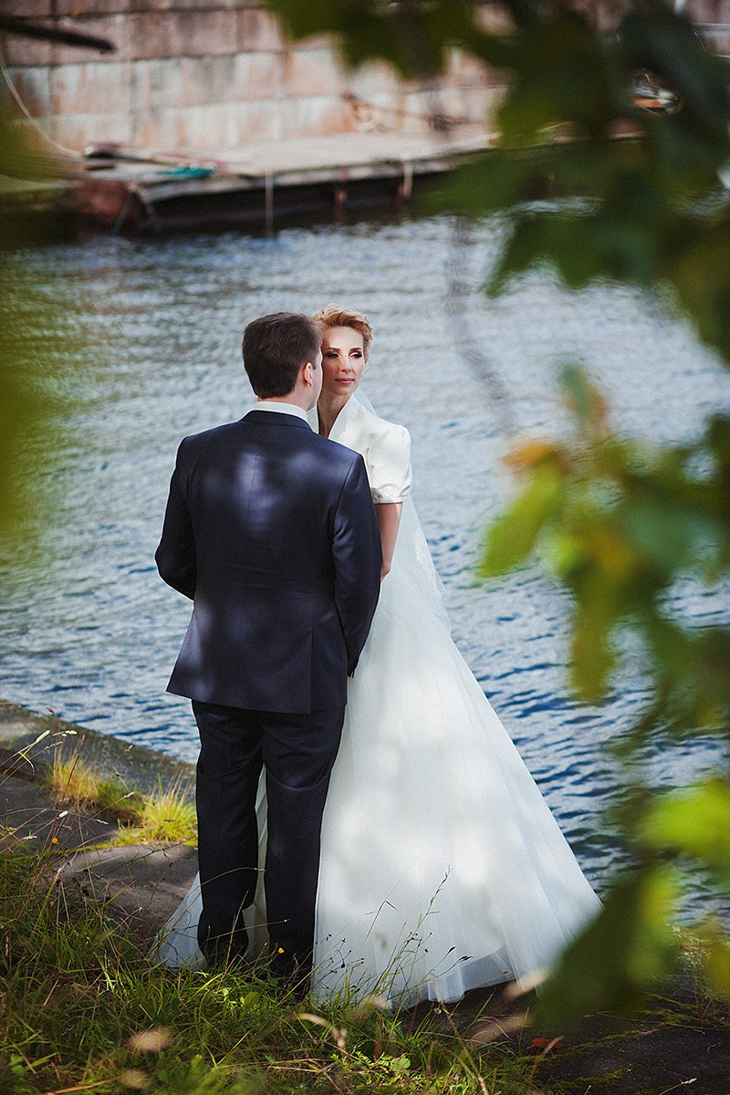 Свадебная прогулка Алекса и Даши. Фотограф крещение венчание в Петербурге! Помогает подобрать храм и посоветовал душевного батюшку в СПб