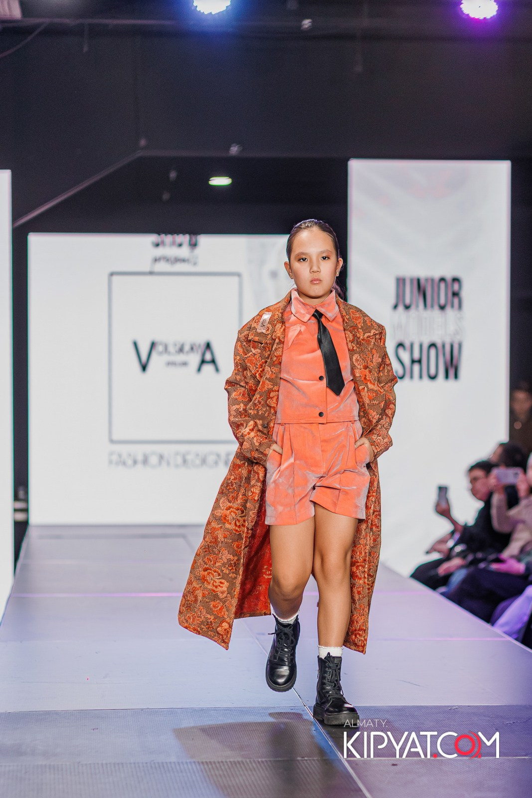 JUNIOR MODELS SHOW В РАМКАХ БЛАГОТВОРИТЕЛЬНОГО ПРОЕКТА МОДА ЗА СЧАСТЬЕ ДЕТЕЙ. КИПЯТКОМ АЛМАТЫ!